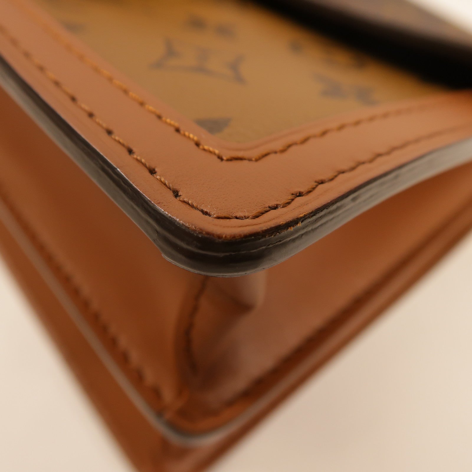 LOUIS VUITTON Monogram Reverse Dauphine MM金扣肩背袋