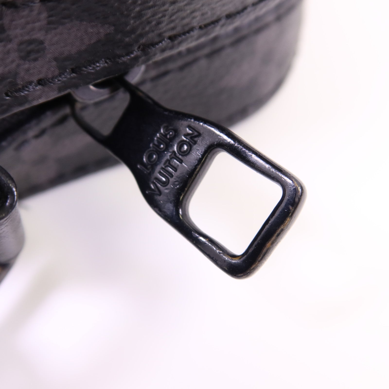 LOUIS VUITTON Monogram Eclipse Steamer肩背袋