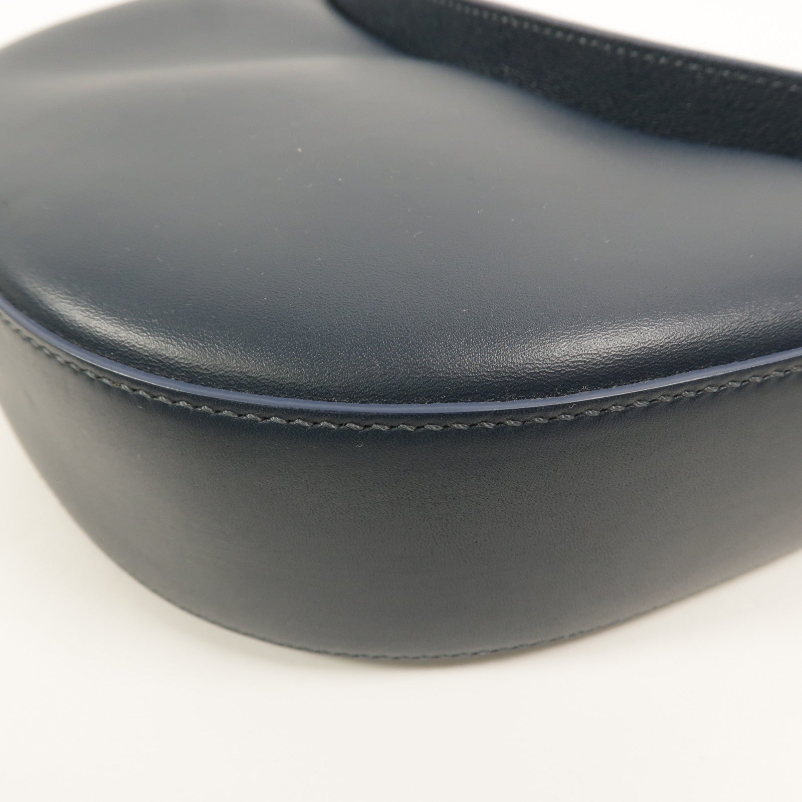LOEWE 牛皮皮革Luna Small肩背袋