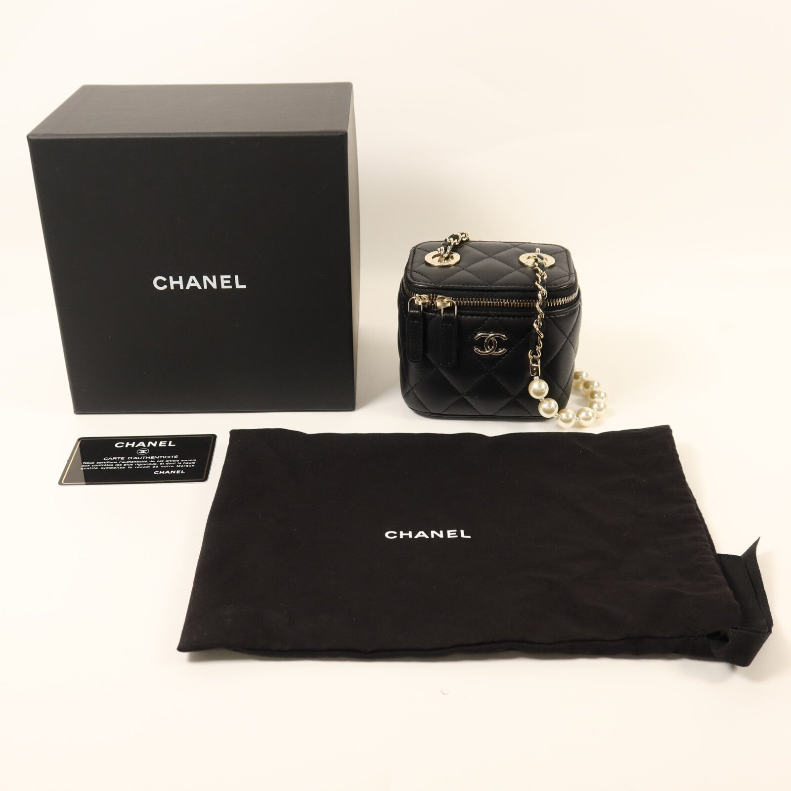 CHANEL 【激減優惠】羊皮皮革Mini Pearl Vanity Case金扣鏈帶肩背袋