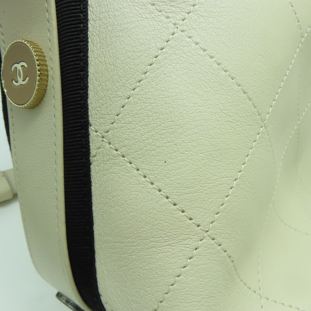 CHANEL 【激減優惠】菱格牛皮皮革Shoulder Bag金扣肩背袋米色