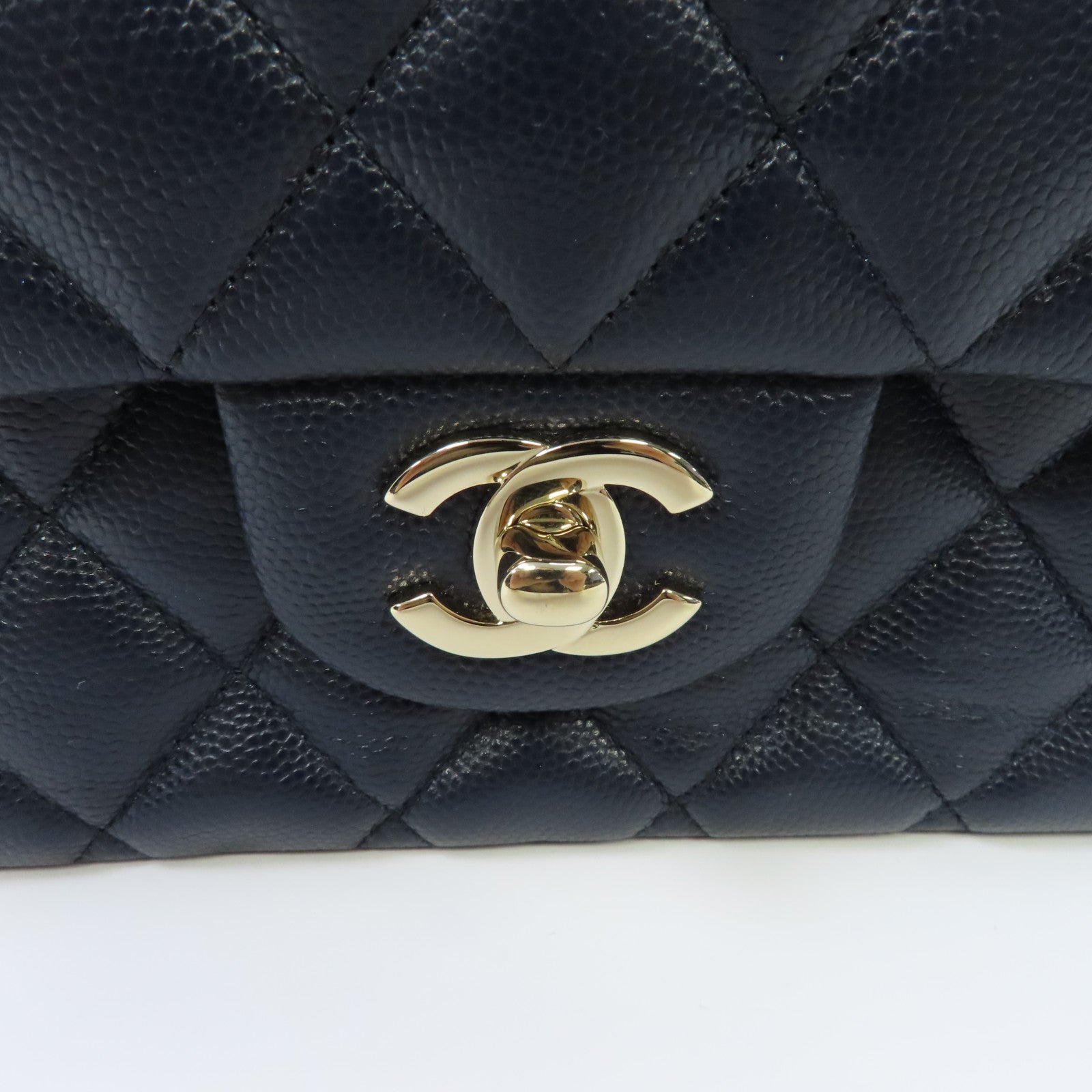 CHANEL 菱格Caviar皮革Classic Flap 25cm金扣鏈帶肩背袋深藍色
