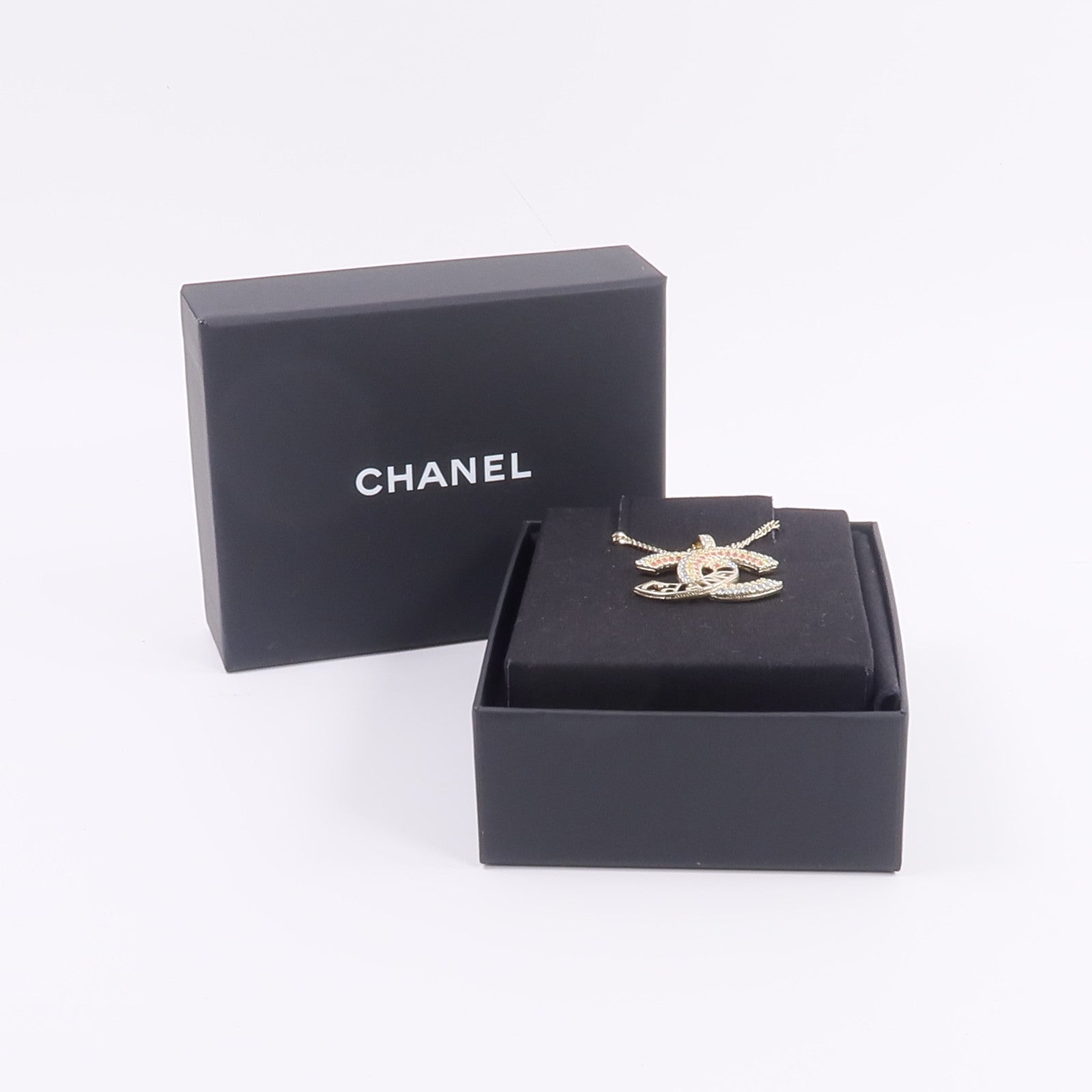 CHANEL 金屬Crystal Cut-Out CC Logo Necklace項鍊