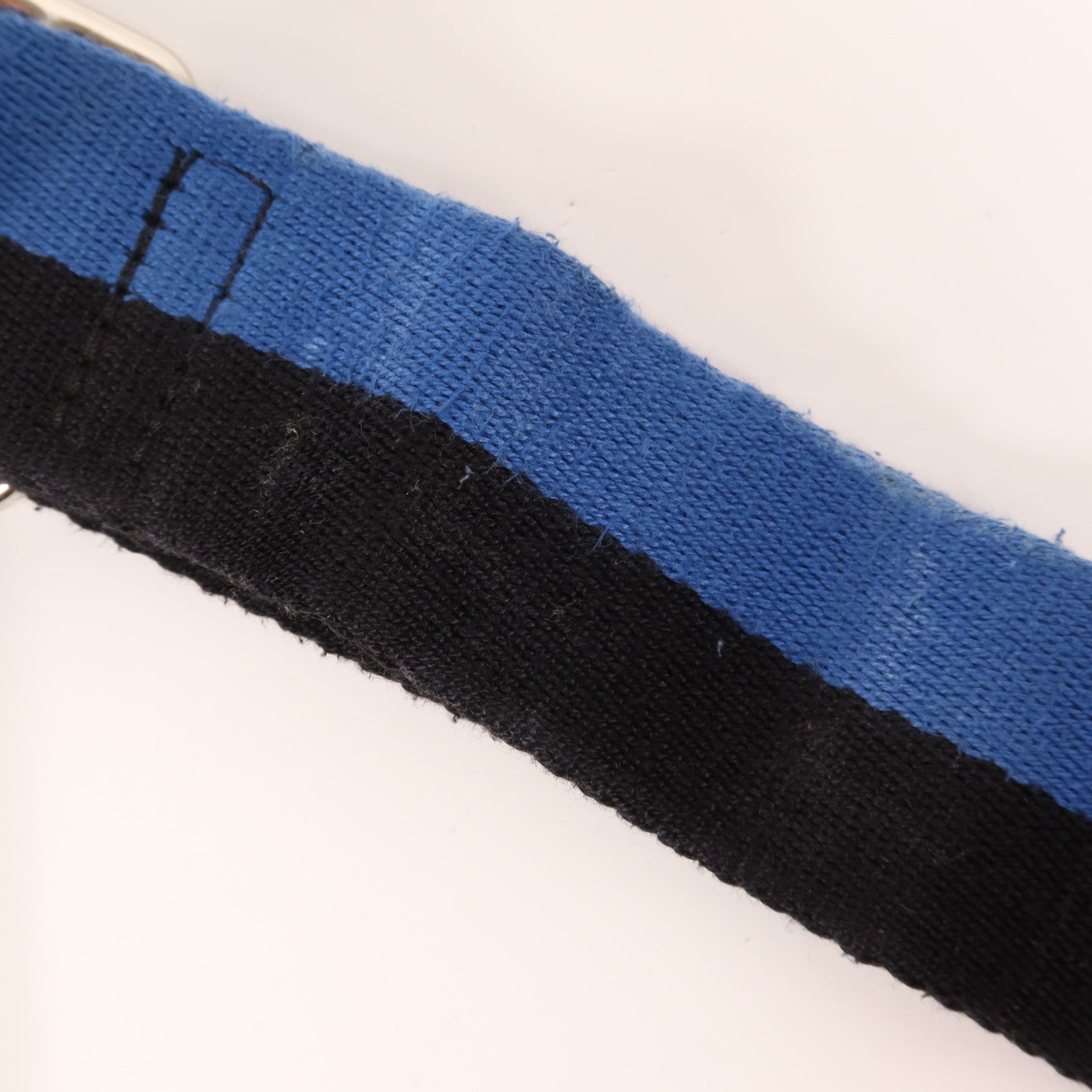 LOUIS VUITTON Damier Graphite District PM銀扣肩背袋