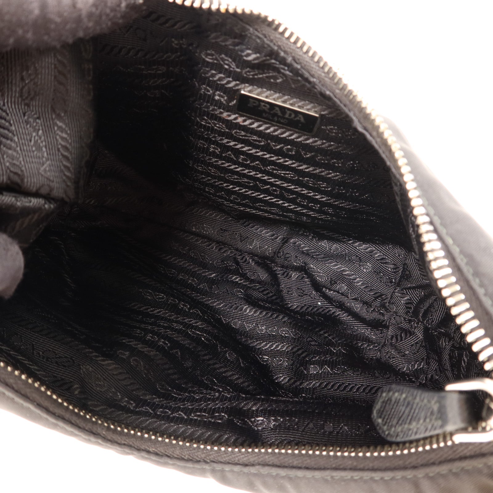 PRADA 【激減優惠】尼龍Re-Edition 2006 Re-Nylon Mini Handbag銀扣手挽袋