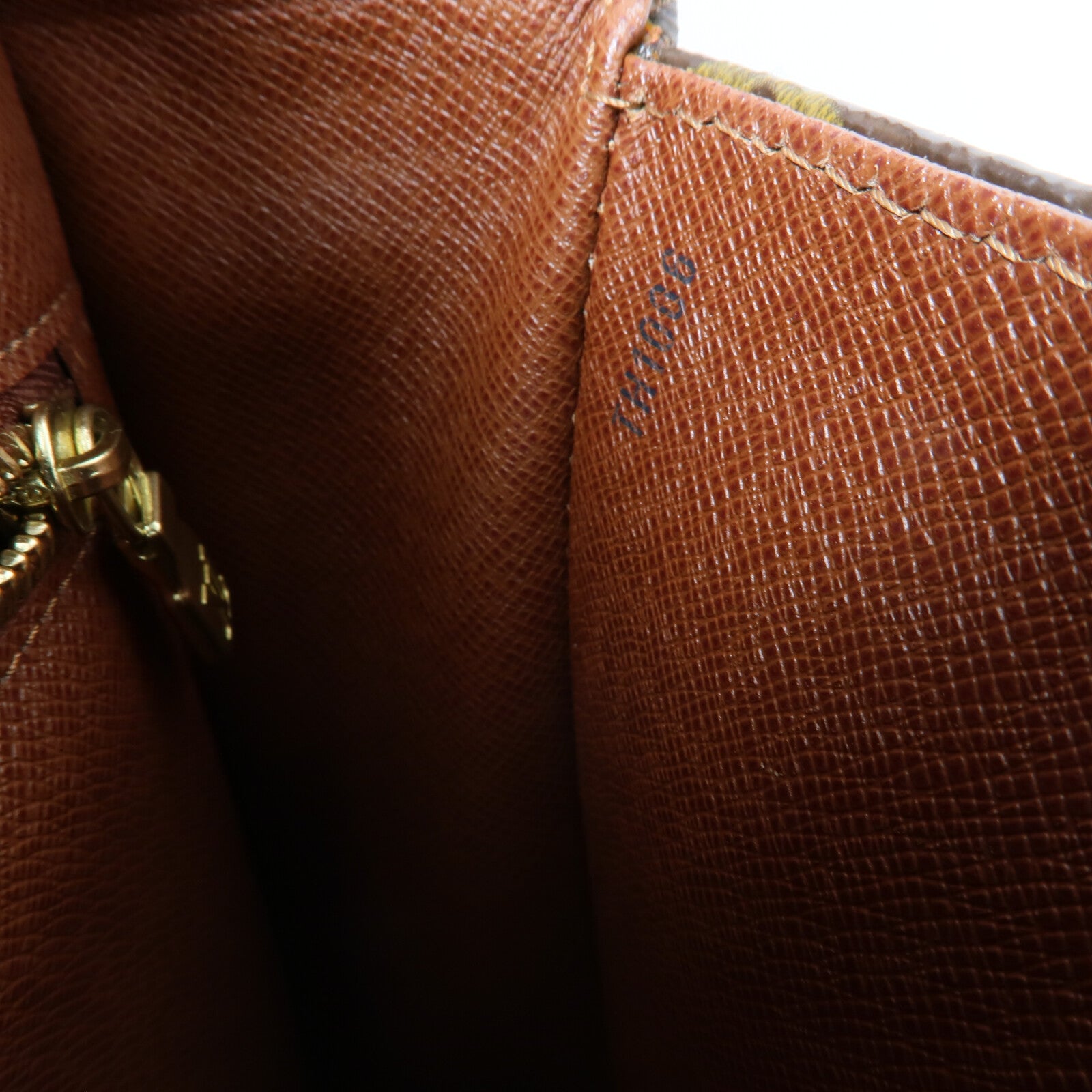 LOUIS VUITTON Monogram Saint Cloud GM肩背袋