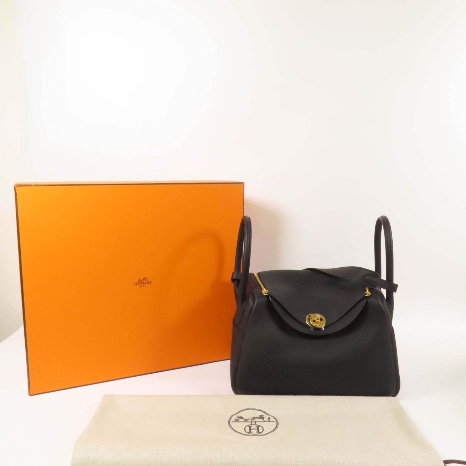 HERMES Clemence皮革Lindy 26金扣手挽肩背兩用袋Noir