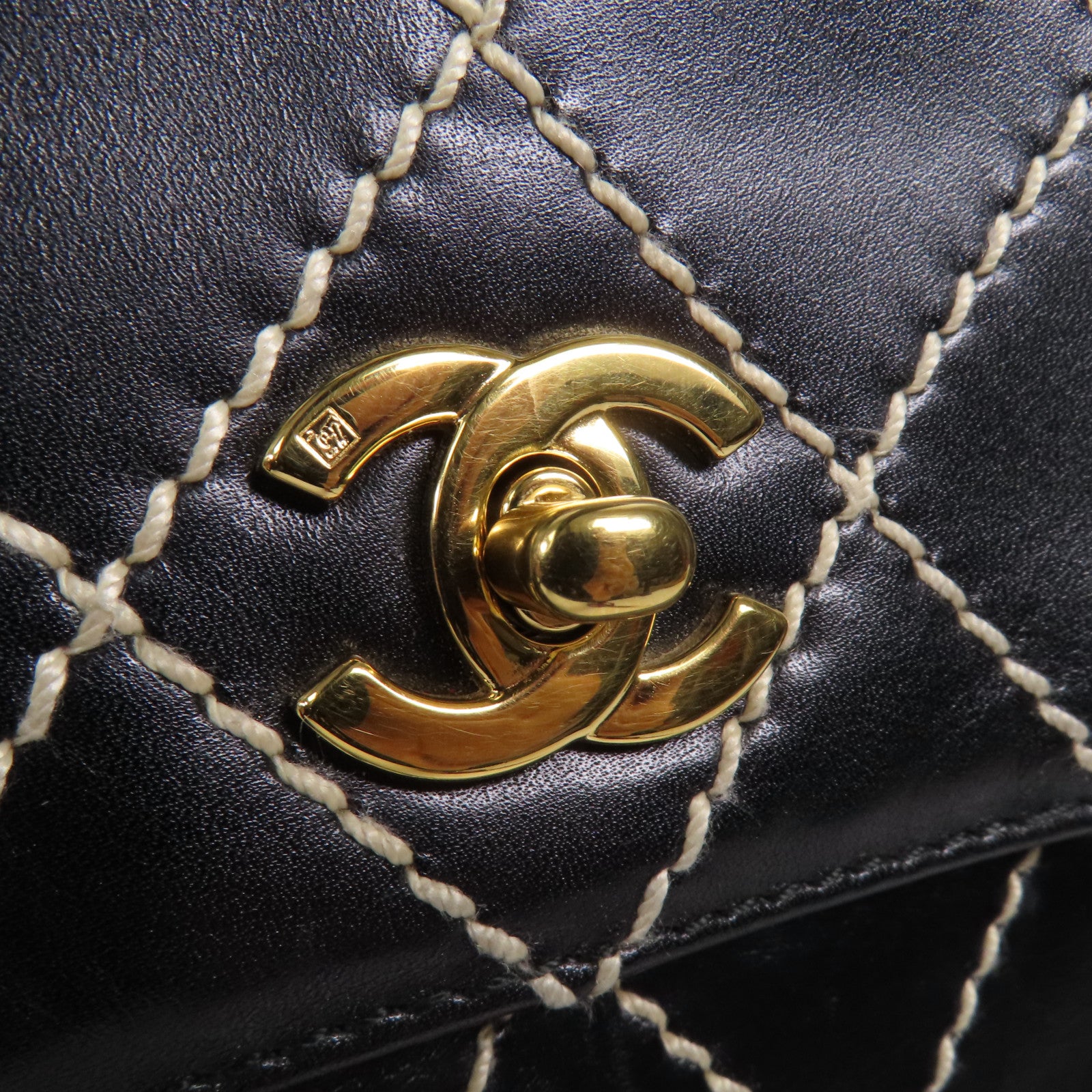 CHANEL 牛皮皮革Shoulder Bag金扣肩背袋