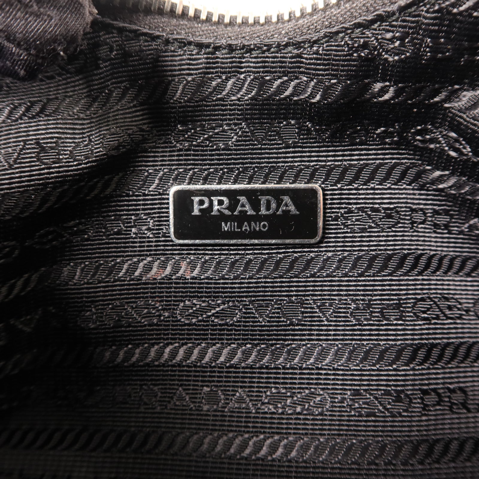 PRADA 【激減優惠】尼龍Re-Edition 2006 Re-Nylon Mini Handbag銀扣手挽袋