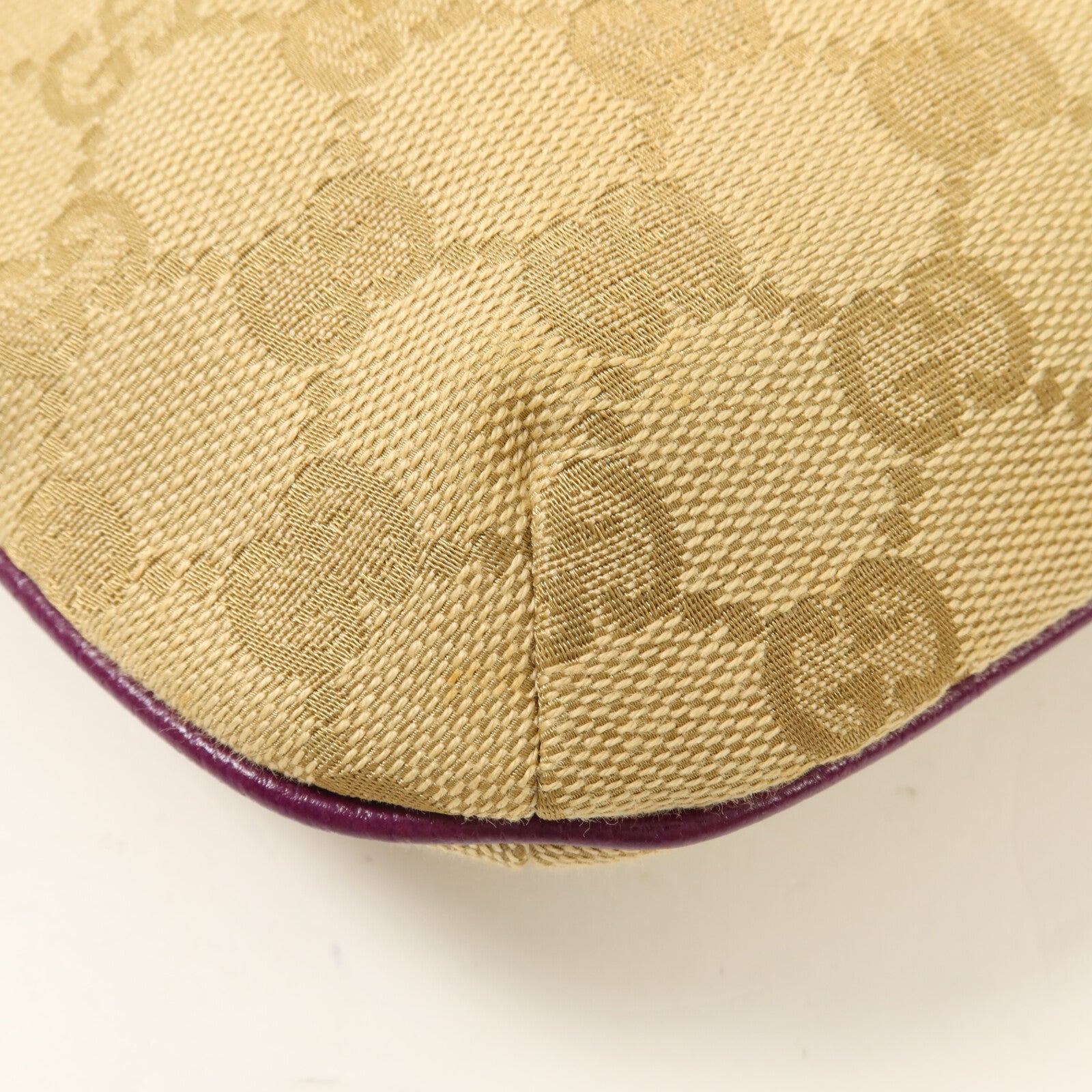 GUCCI 帆布Shoulder Pouch肩背袋