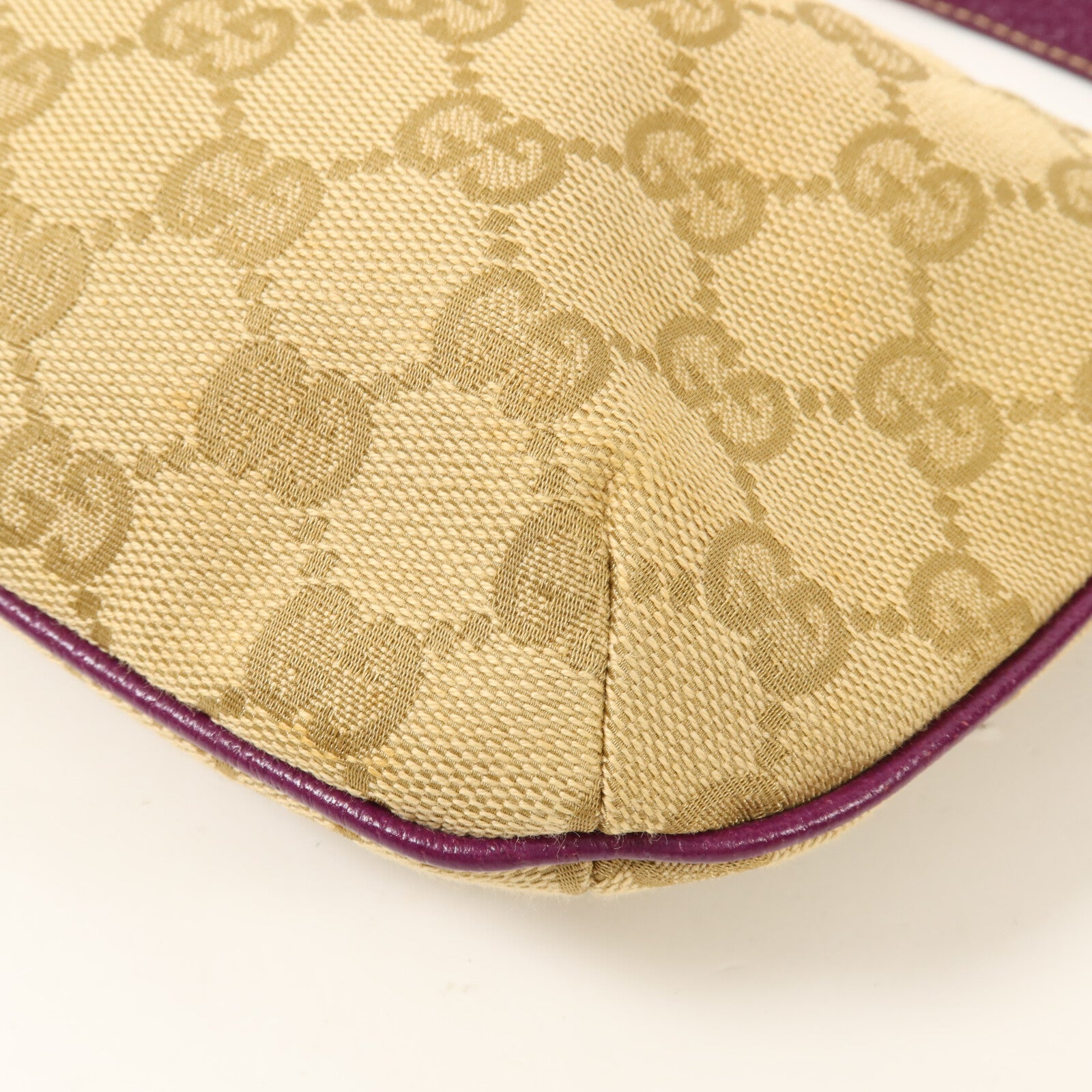 GUCCI 帆布Shoulder Pouch肩背袋