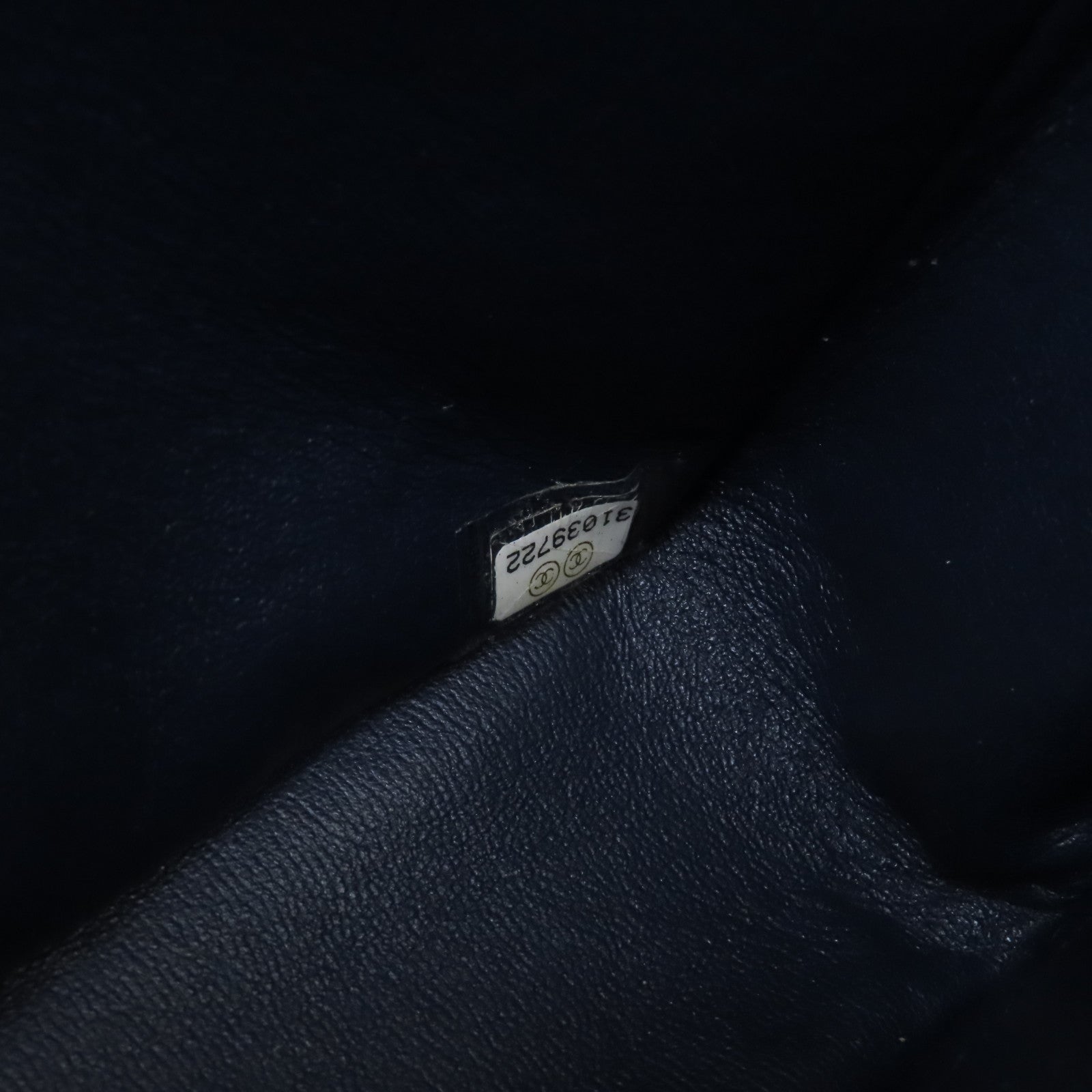 CHANEL 菱格Caviar皮革Classic Flap 25cm金扣鏈帶肩背袋深藍色
