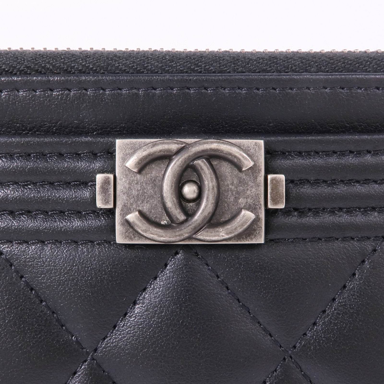 CHANEL 牛皮皮革Pouch Wallet銀扣長錢包