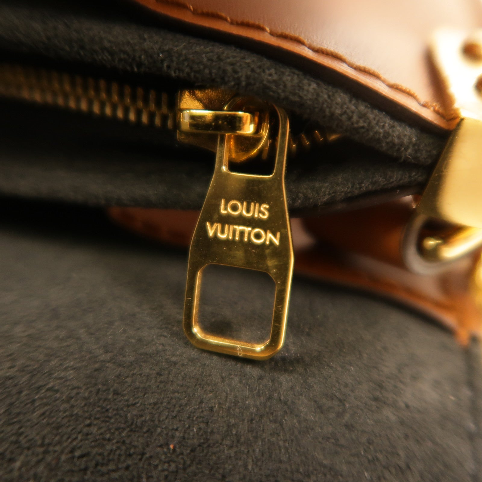 LOUIS VUITTON Monogram Reverse Dauphine MM金扣肩背袋