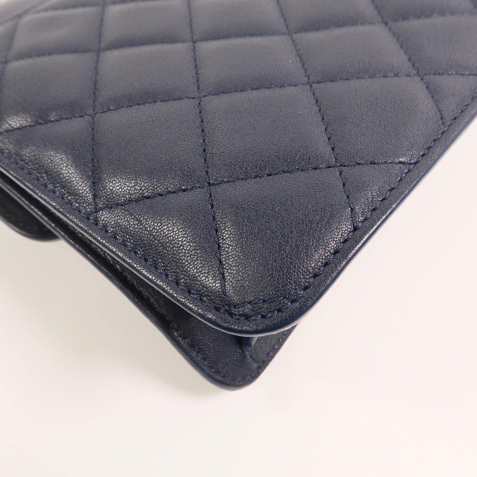 CHANEL 牛皮皮革Mini Urban Companion Flap Bag鏈帶肩背袋