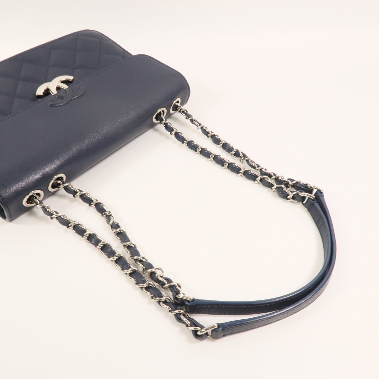 CHANEL 牛皮皮革Mini Urban Companion Flap Bag鏈帶肩背袋