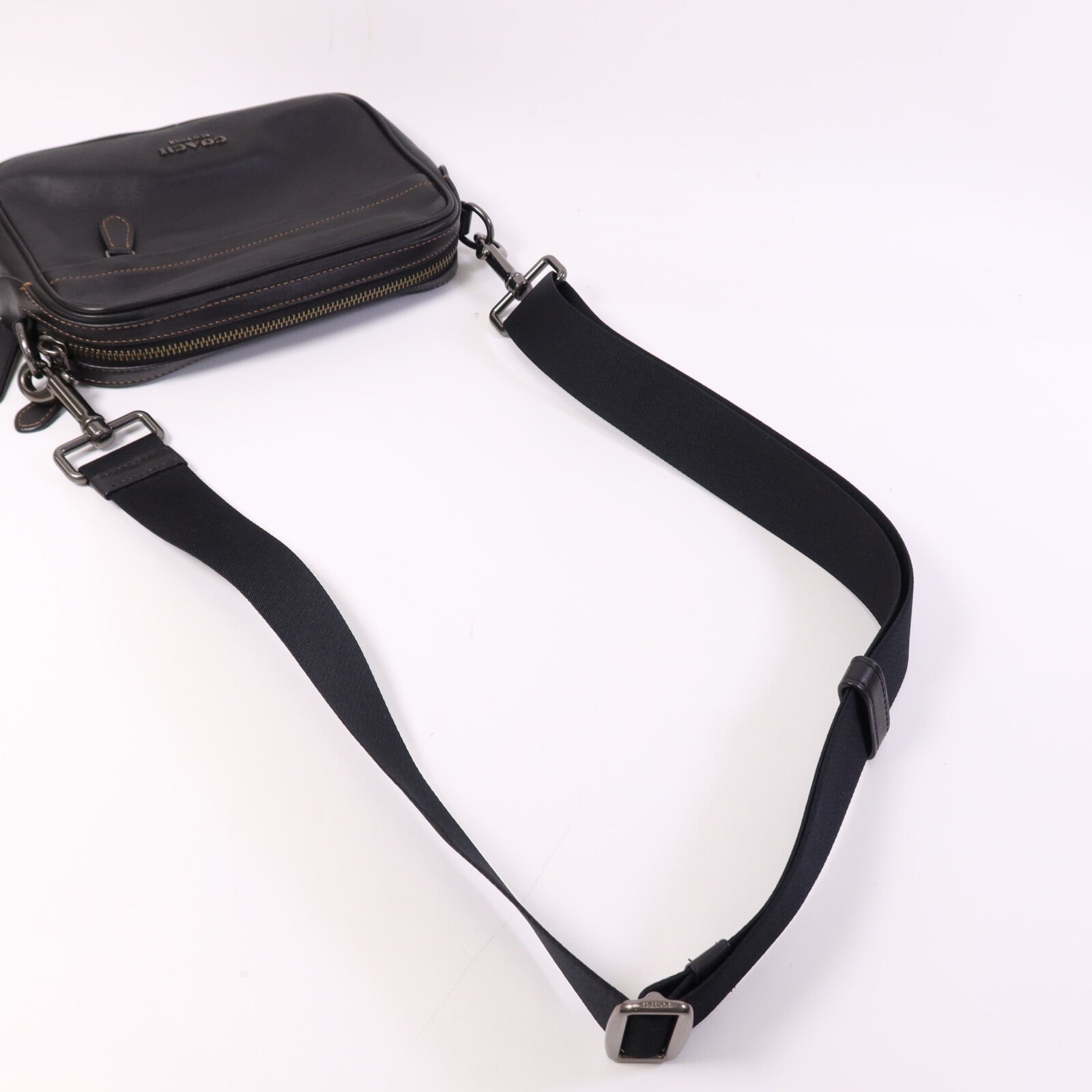 COACH 牛皮皮革Shoulder Bag銀扣肩背袋