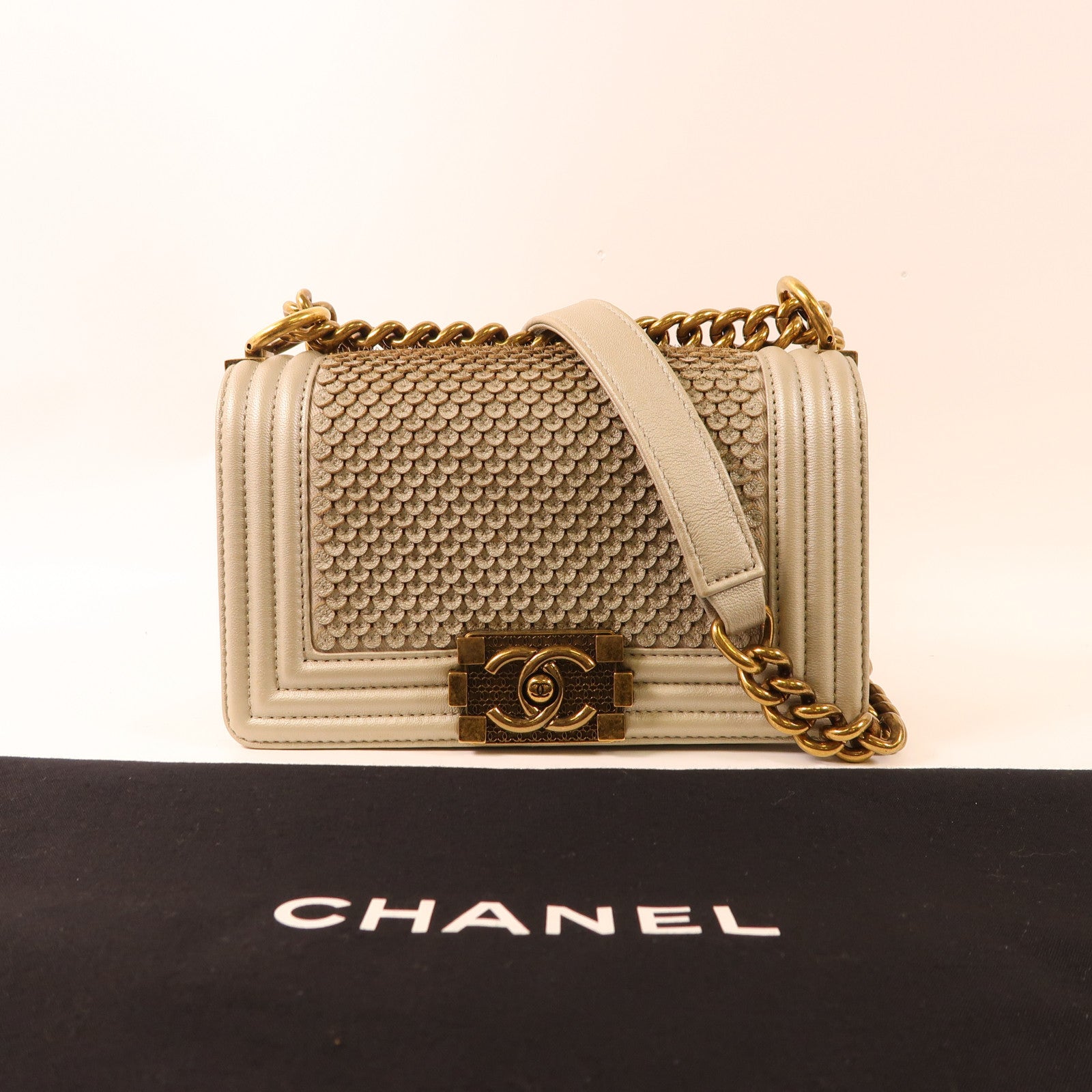 CHANEL 牛皮皮革Boy 20鏈帶肩背袋