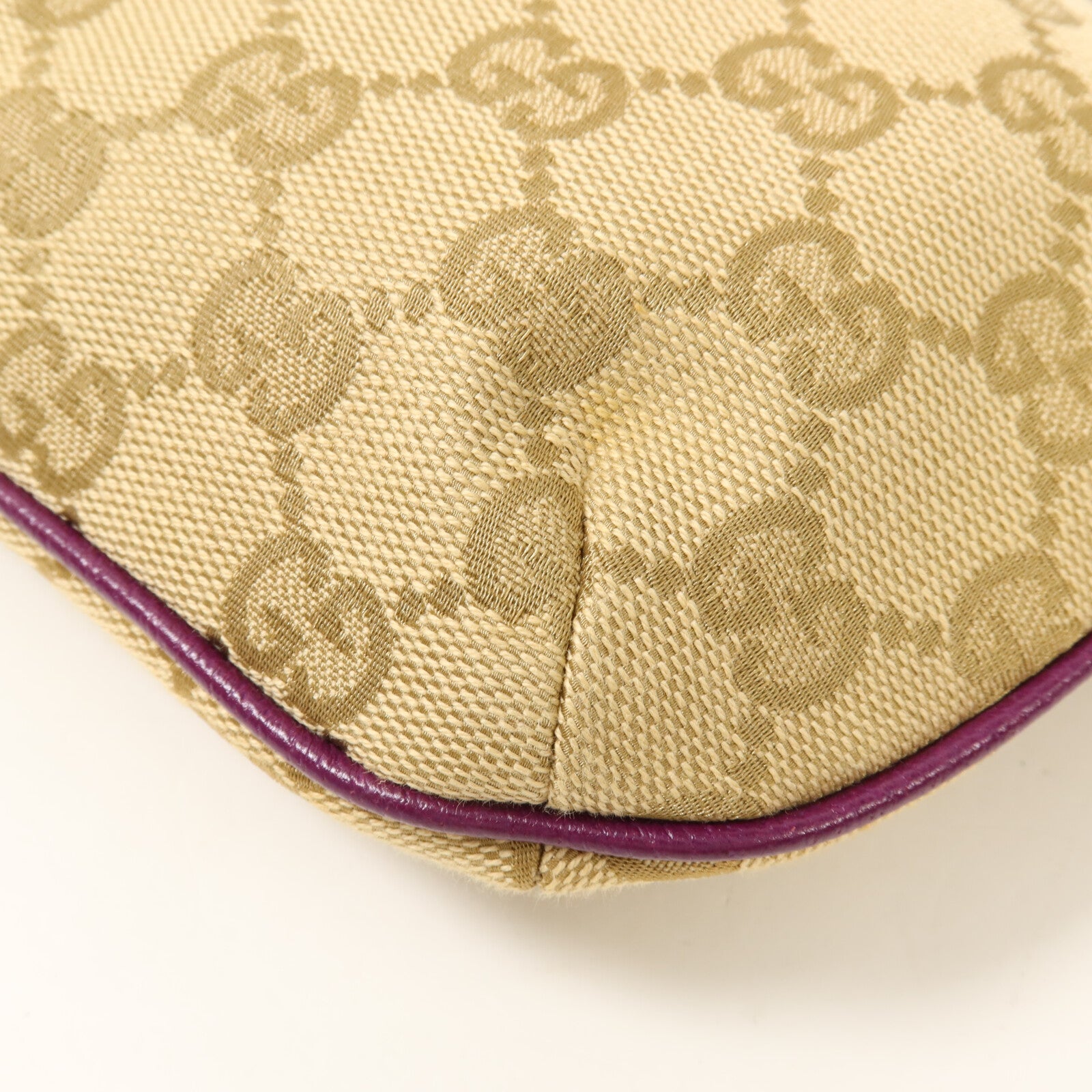 GUCCI 帆布Shoulder Pouch肩背袋