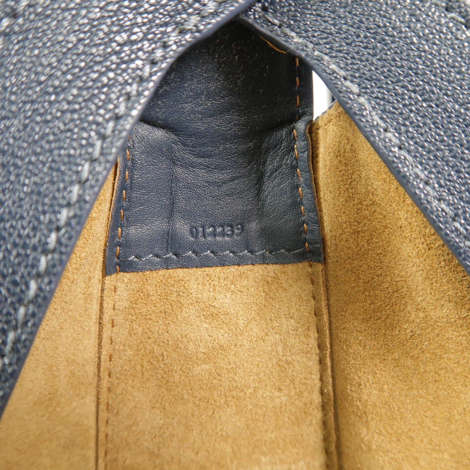 LOEWE 牛皮皮革Luna Small肩背袋