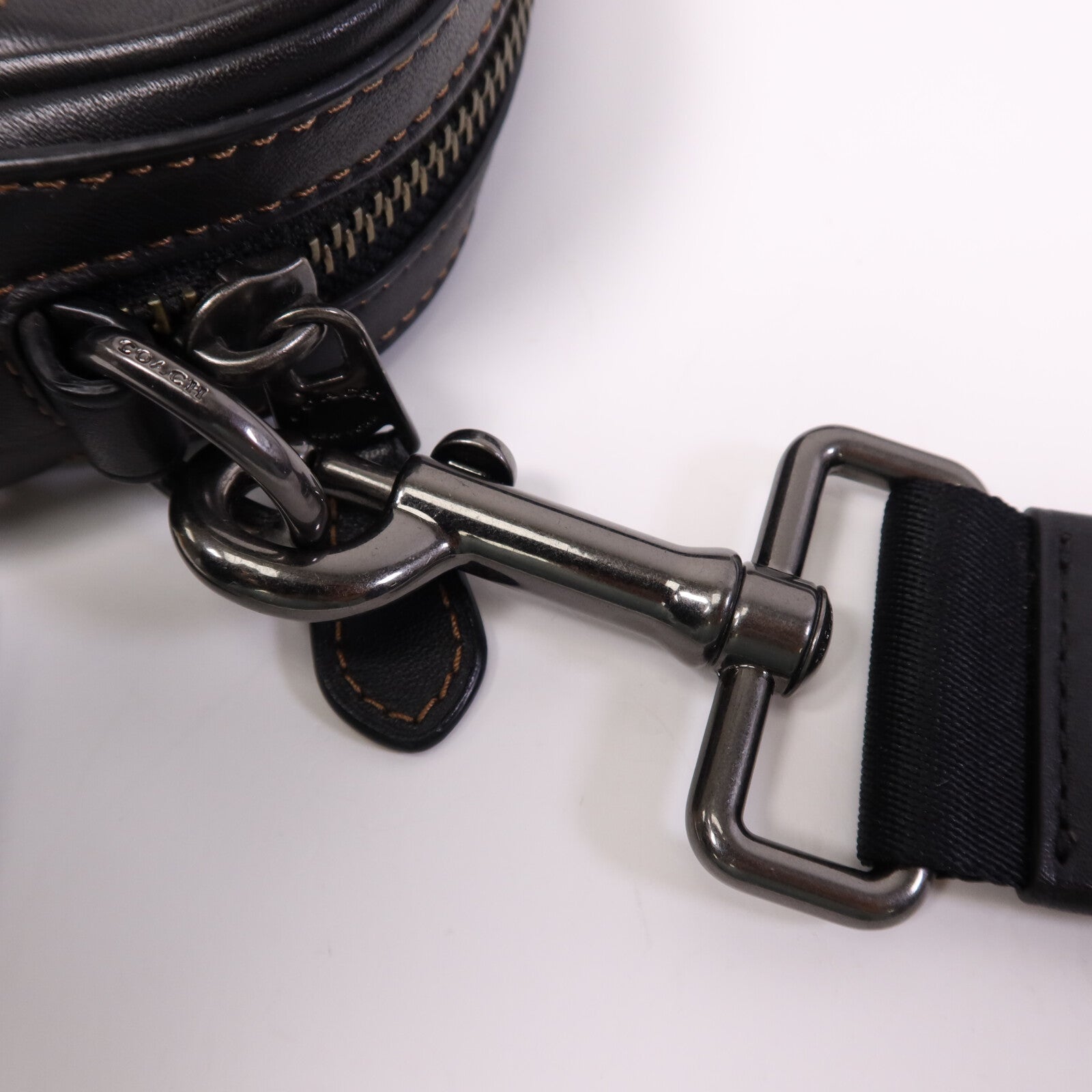 COACH 牛皮皮革Shoulder Bag銀扣肩背袋