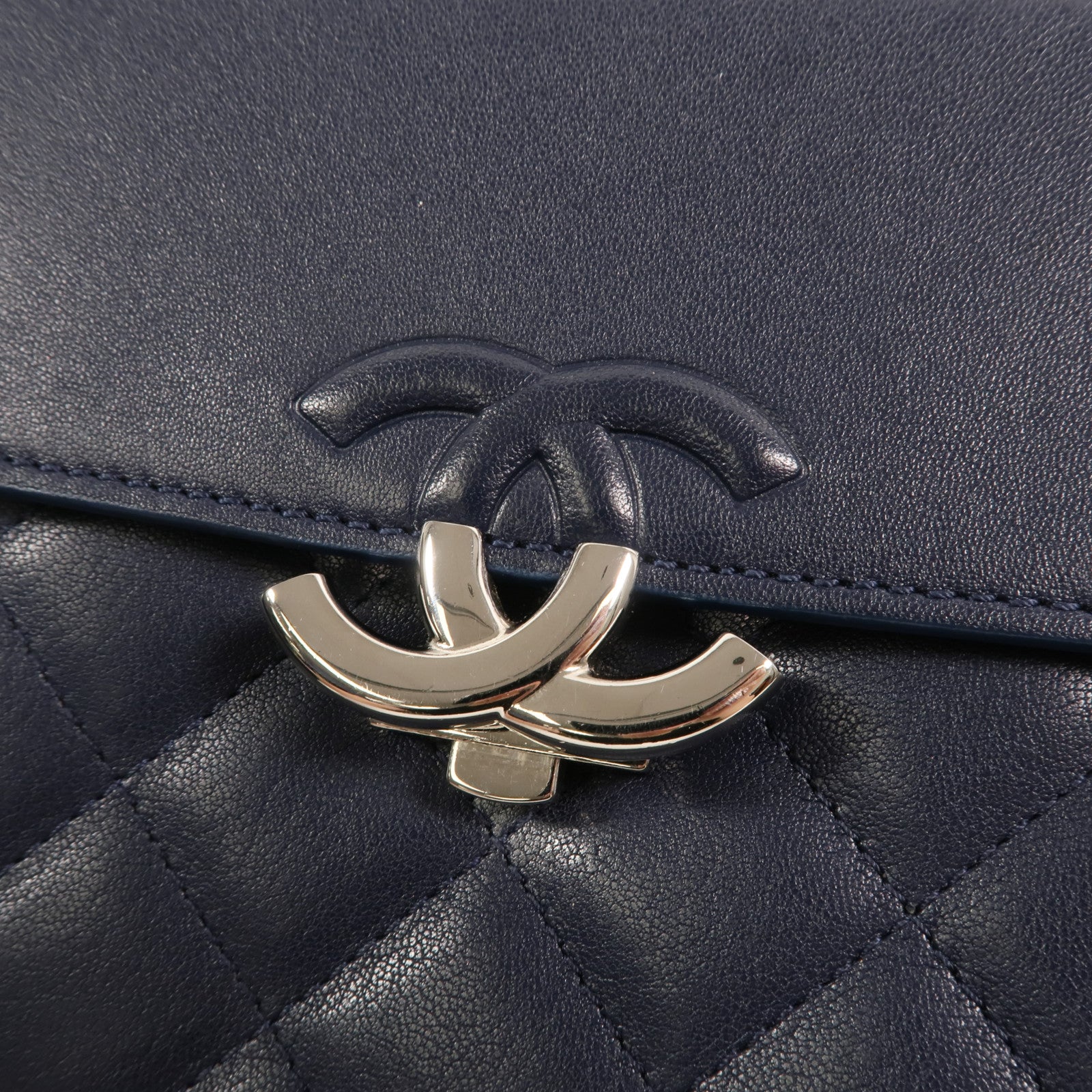 CHANEL 牛皮皮革Mini Urban Companion Flap Bag鏈帶肩背袋