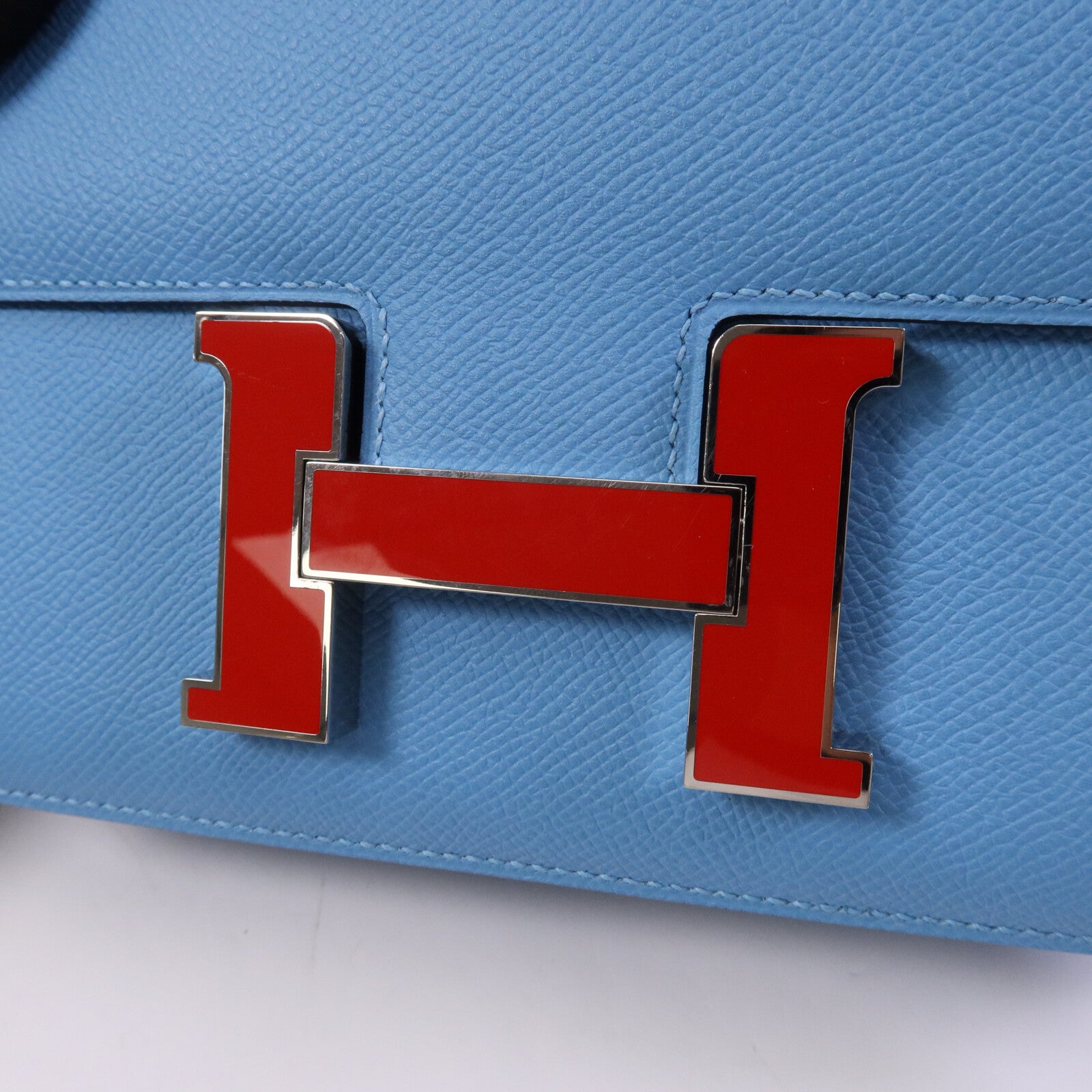 HERMES Epsom皮革Constance 24銀扣肩背袋Bleu du Nord/Rouge de Coeur