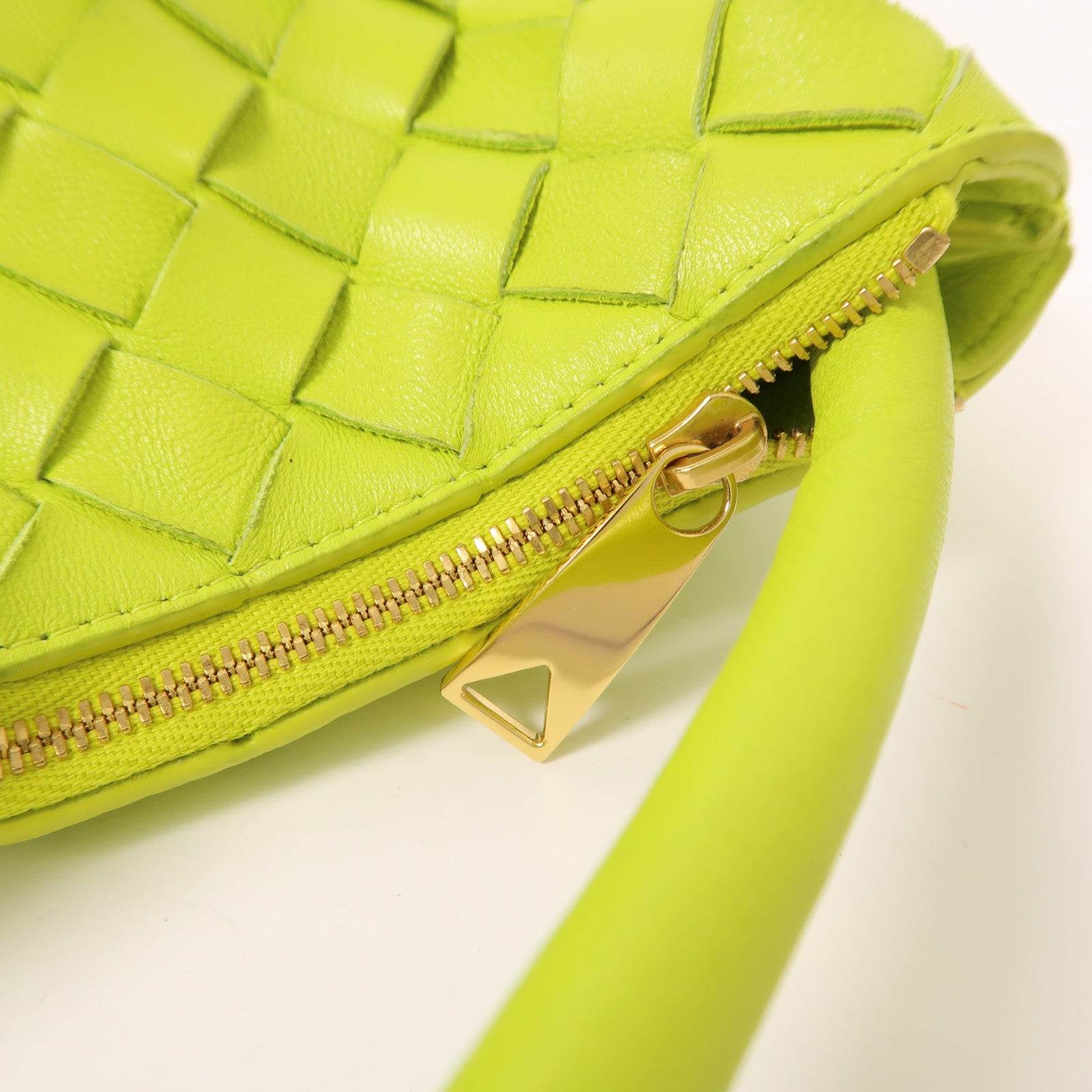 BOTTEGA VENETA 牛皮皮革Shoulder Bag金扣肩背袋