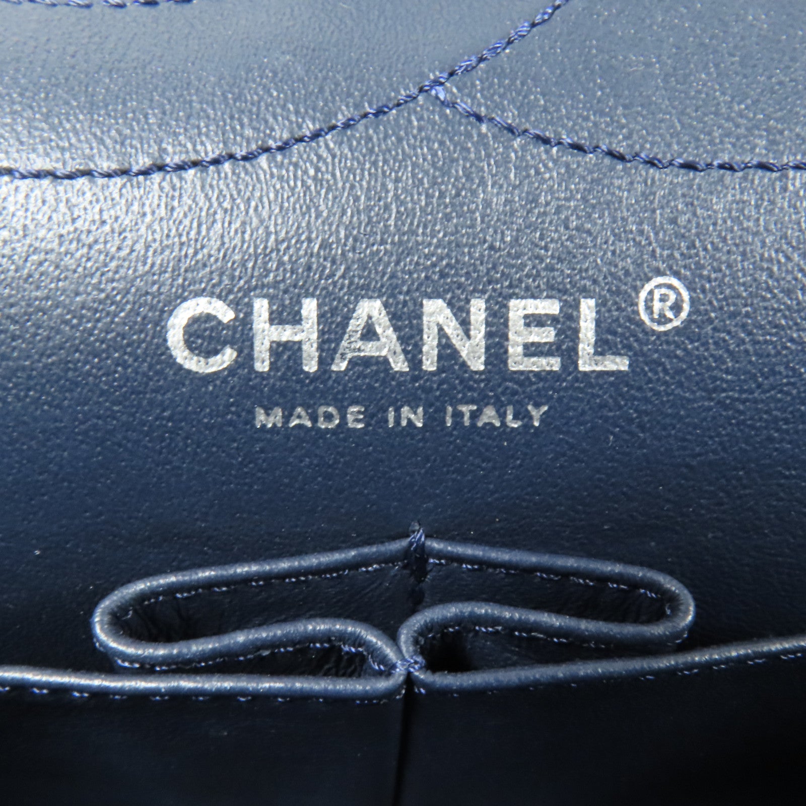 CHANEL 漆皮皮革2.55 Jumbo銀扣鏈帶肩背袋