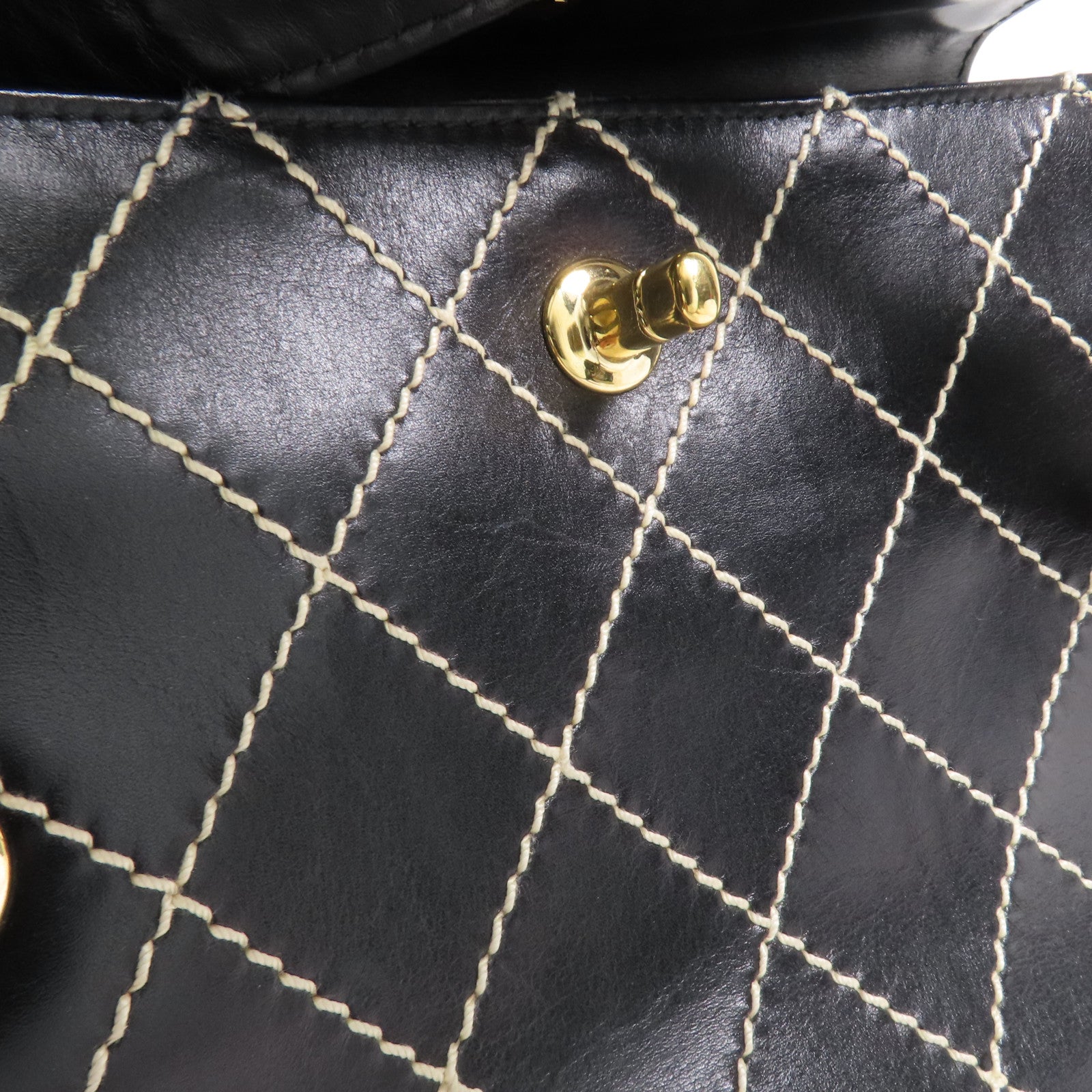 CHANEL 牛皮皮革Shoulder Bag金扣肩背袋