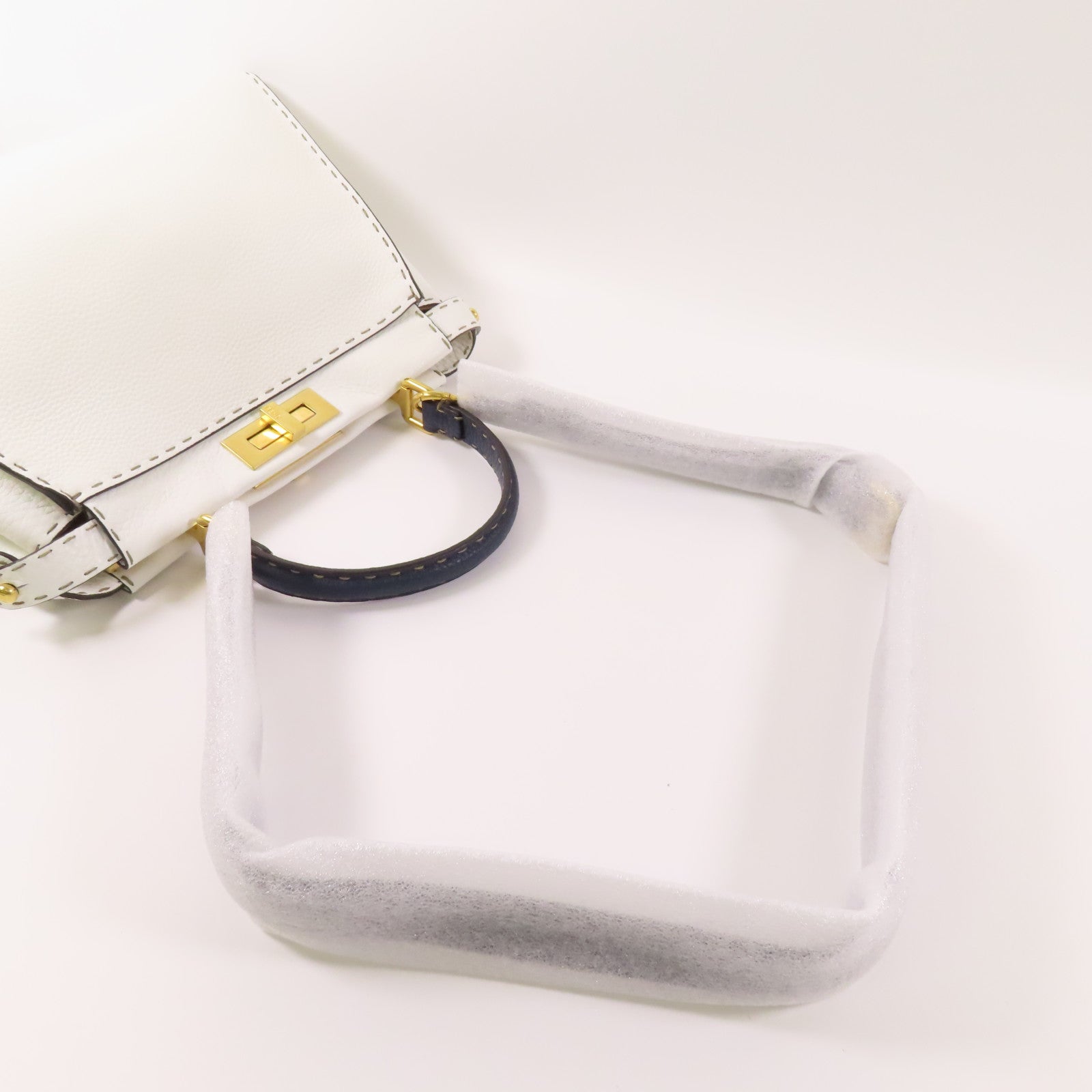 FENDI 【激減優惠】牛皮皮革Peekaboo金扣手挽肩背兩用袋