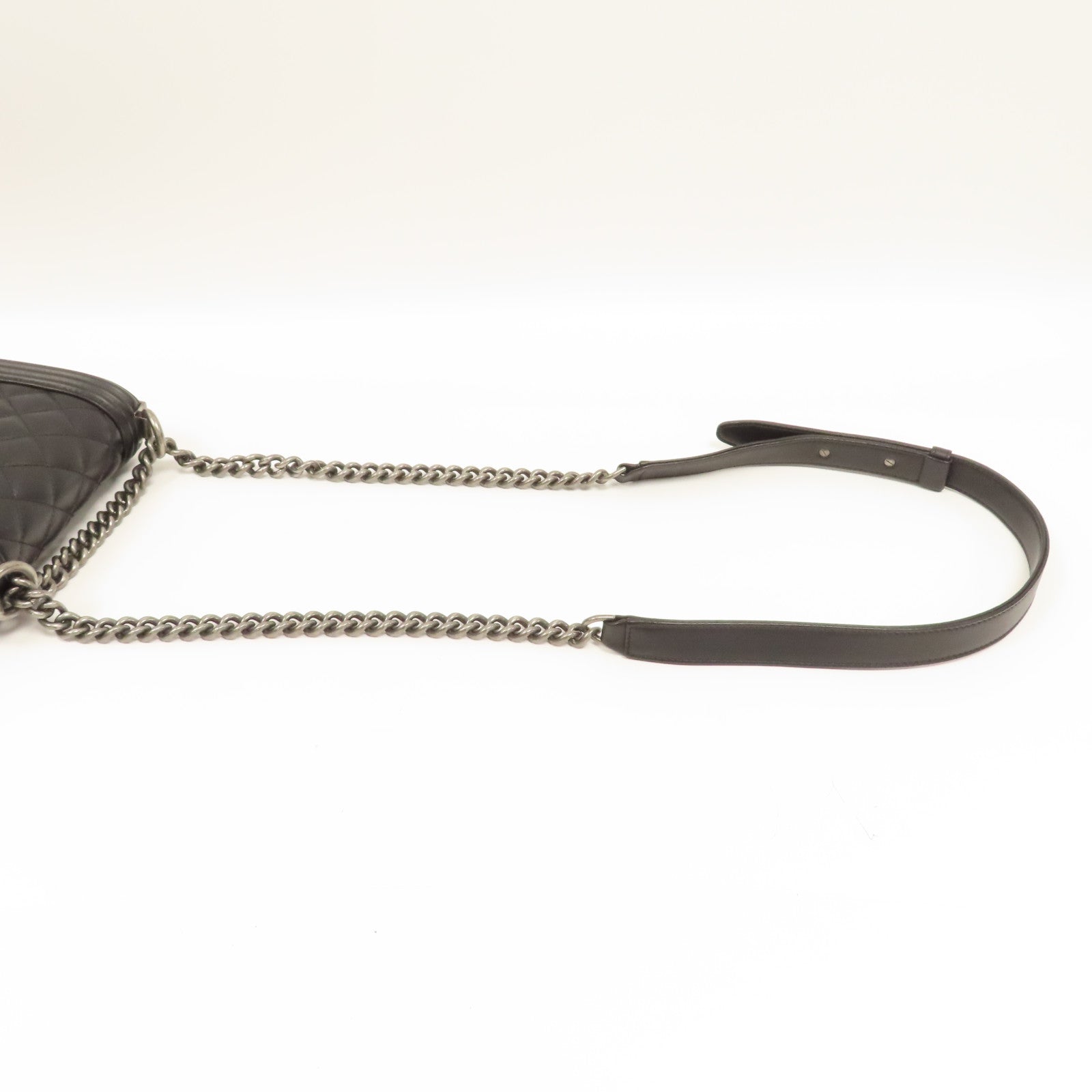 CHANEL 菱格羊皮皮革Boy銀扣鏈帶肩背袋黑色
