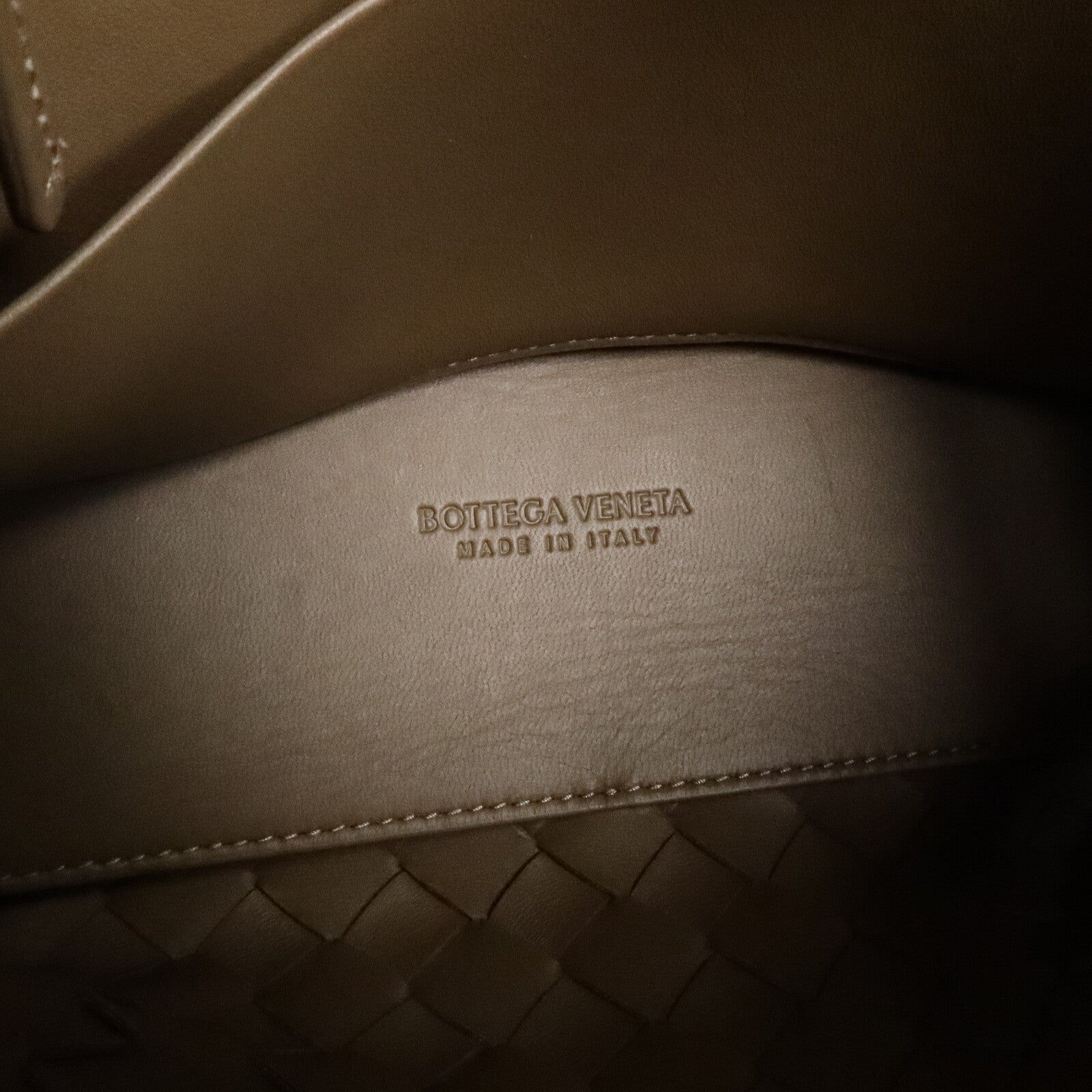 BOTTEGA VENETA 羊皮皮革Andiamo Small手挽肩背兩用袋