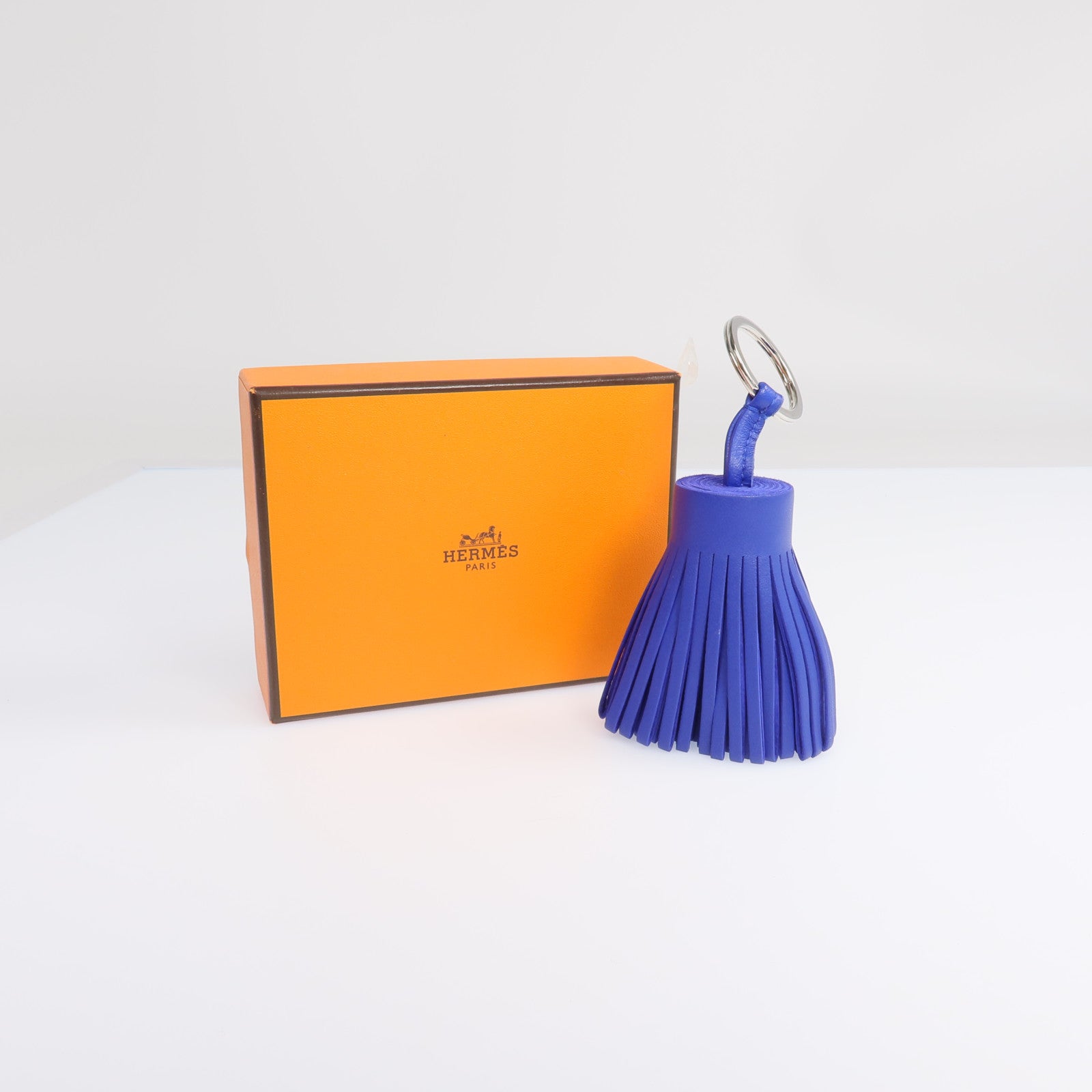 HERMES 【激減優惠】Milo皮革Carmen銀扣掛飾
