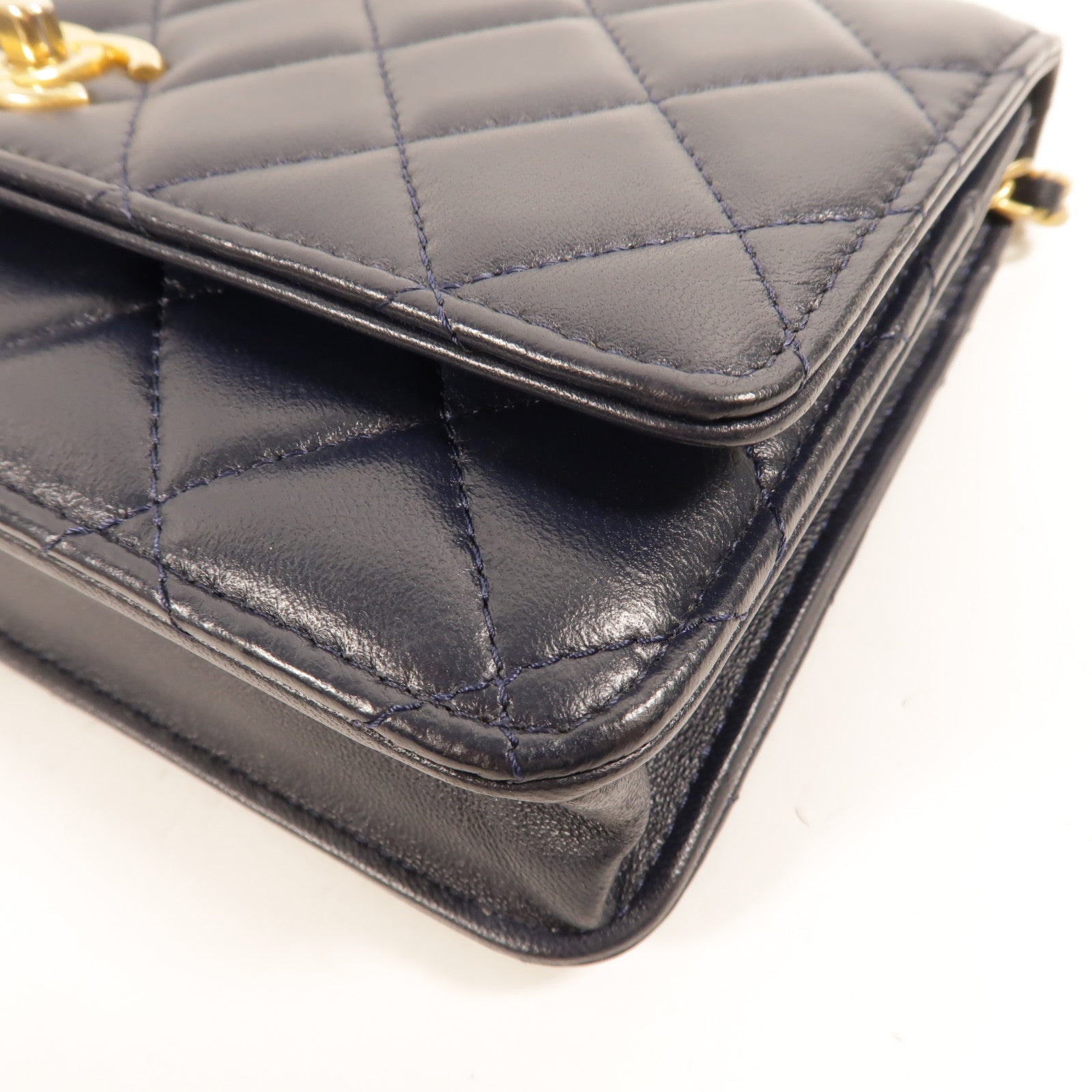 CHANEL 羊皮皮革WOC Wallet On Chain Gold Ball鏈帶肩背袋