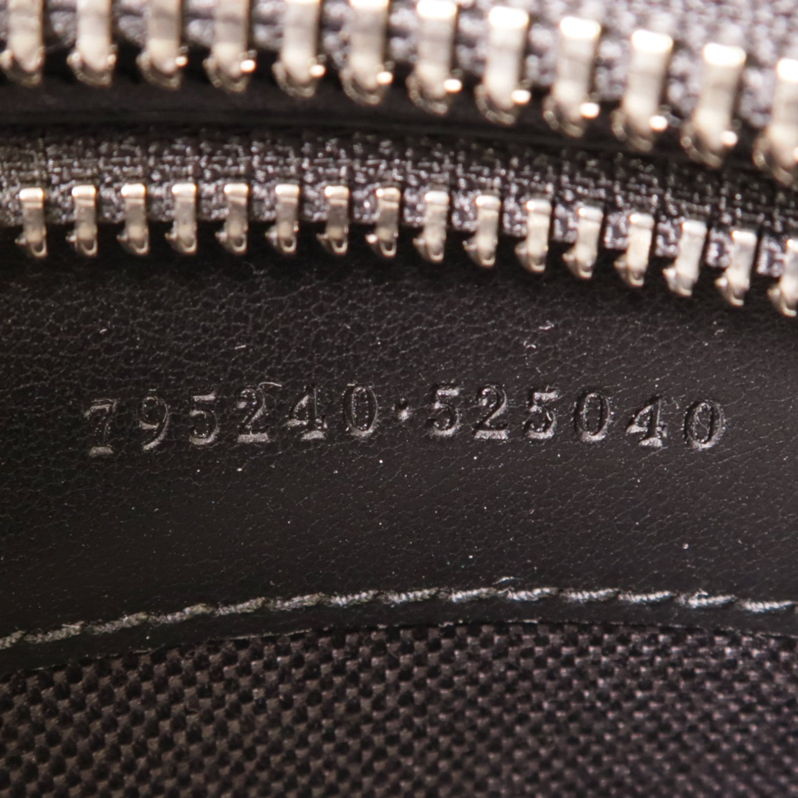 GUCCI 【激減優惠】皮革Jumbo GG Mini銀扣肩背袋