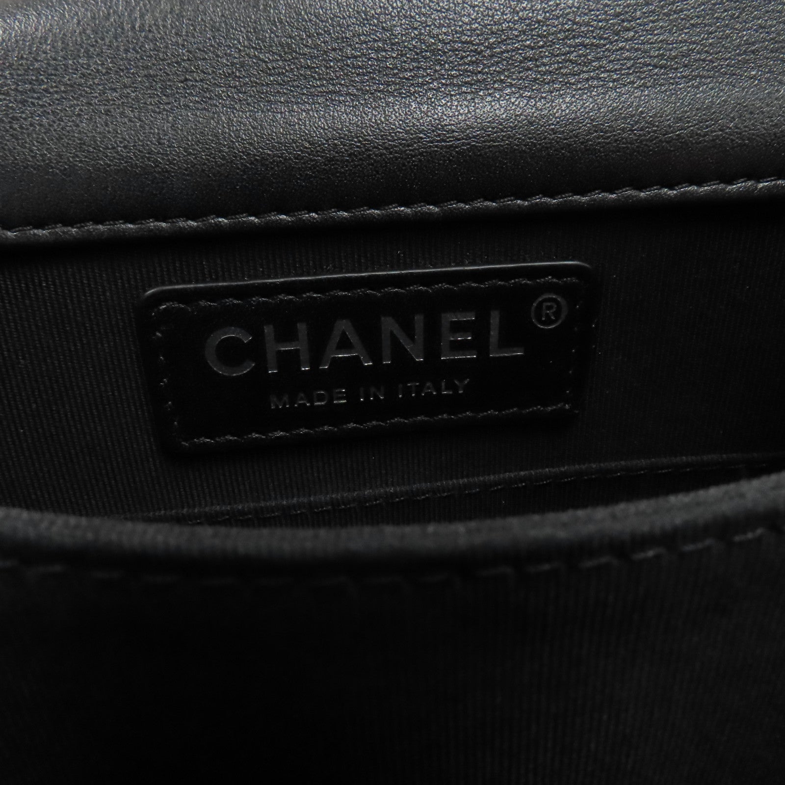 CHANEL 菱格羊皮皮革Boy銀扣鏈帶肩背袋黑色