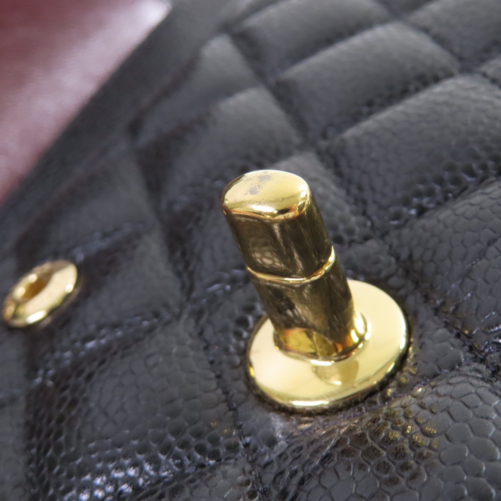 CHANEL 菱格Caviar皮革Classic 25 Chain Shoulder Bag金扣鏈帶肩背袋黑色