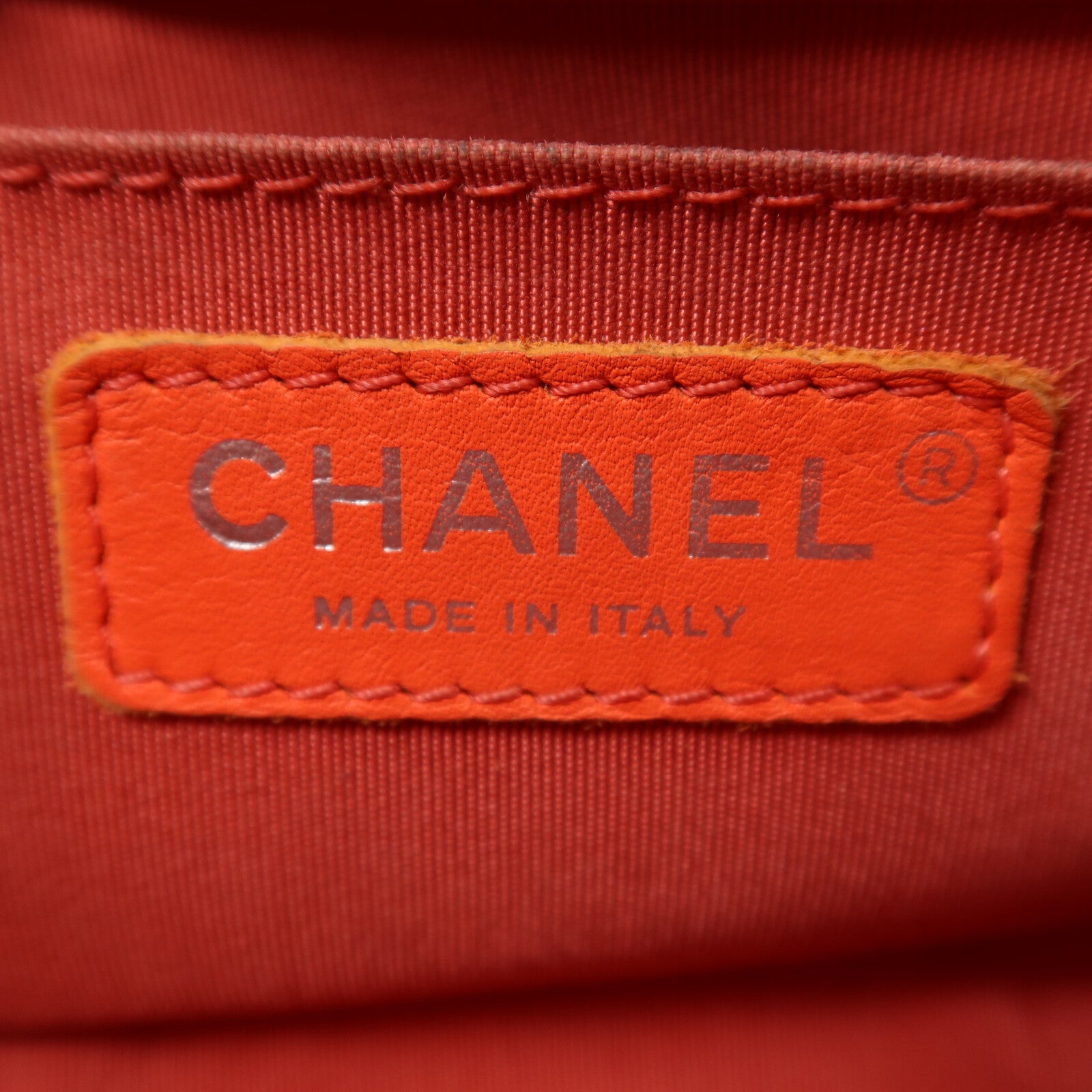 CHANEL 牛皮皮革Boy 20銀扣鏈帶肩背袋