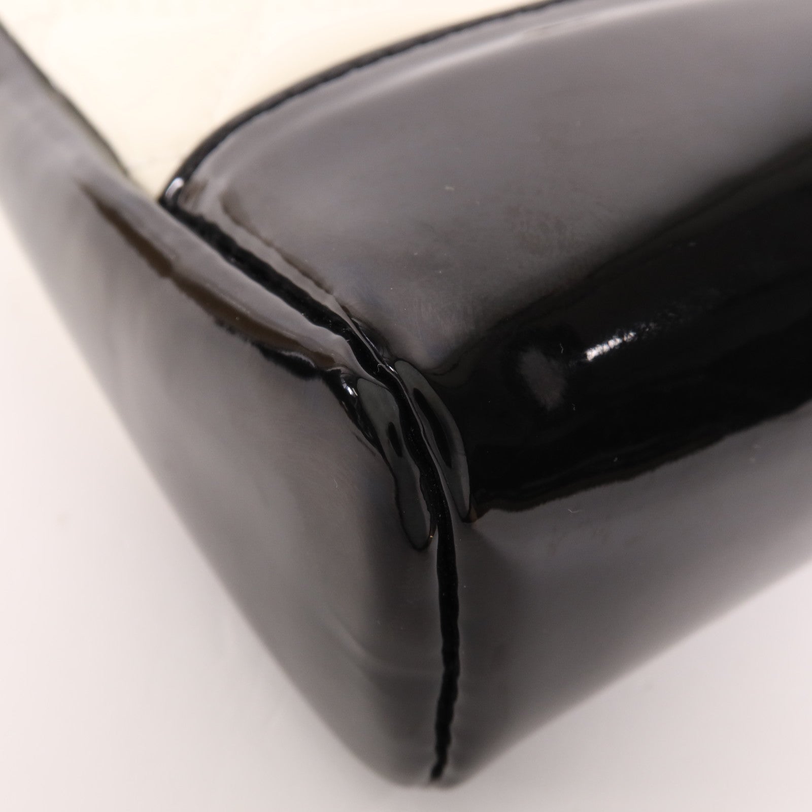 CHANEL 漆皮皮革Chanel 31 Mini金扣手挽肩背兩用袋