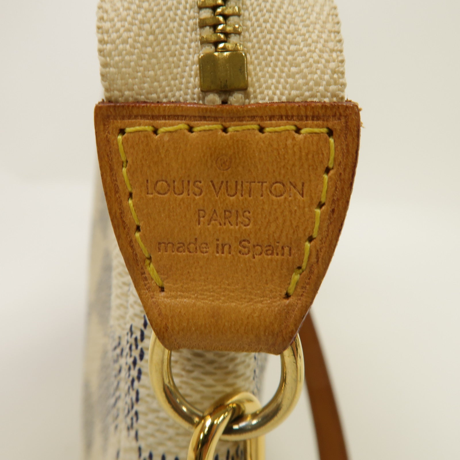 LOUIS VUITTON Damier Azur Pochette Accessoires金扣手拿包白色