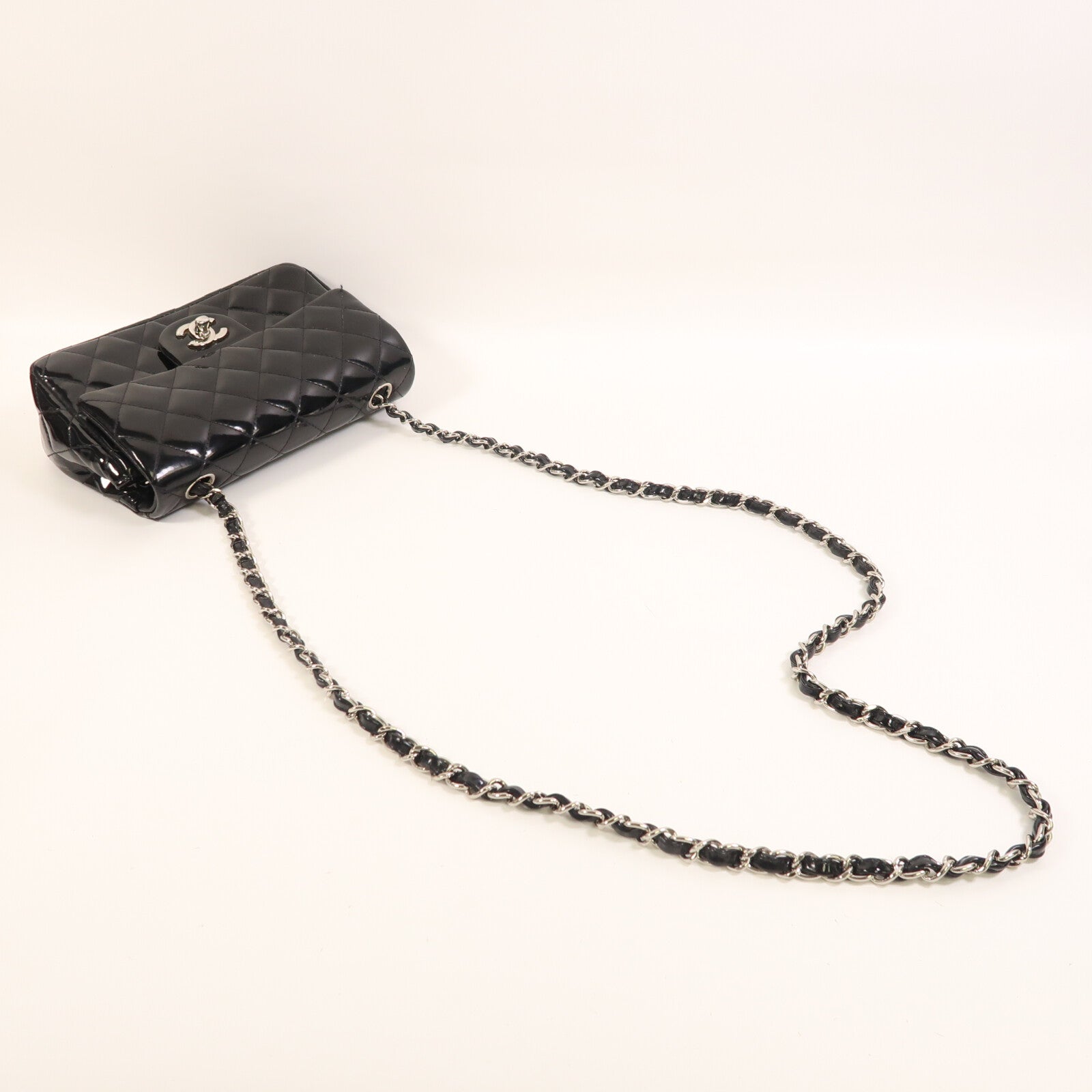 CHANEL 漆皮皮革Mini Classic 20銀扣鏈帶肩背袋