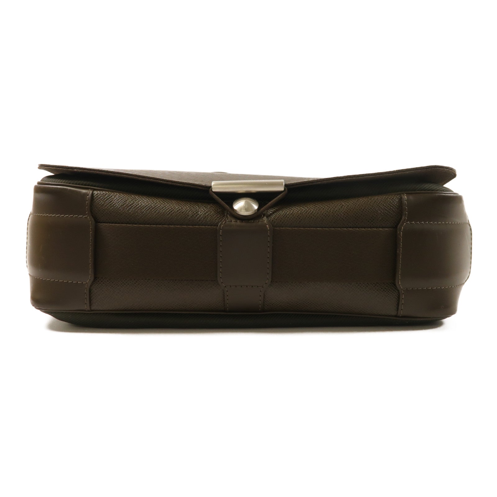 LOUIS VUITTON Taiga Viktor Messenger Bag銀扣肩背袋