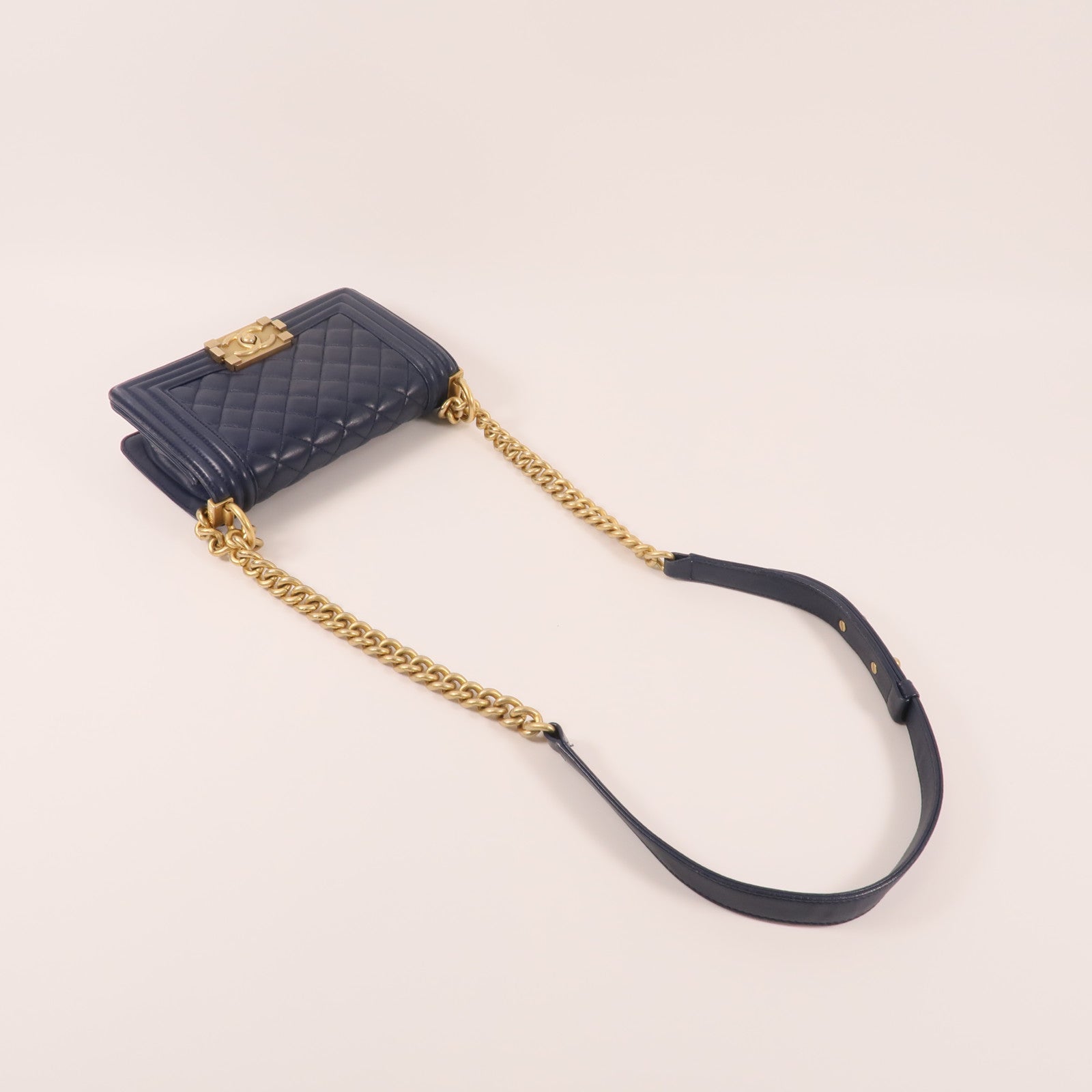 CHANEL 羊皮皮革Boy 20金扣鏈帶肩背袋