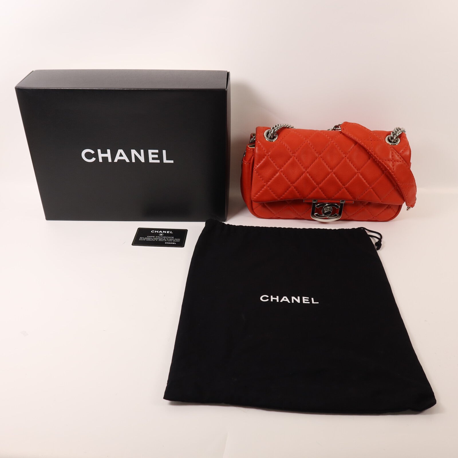 CHANEL 羊皮皮革Shoulder Bag銀扣鏈帶肩背袋