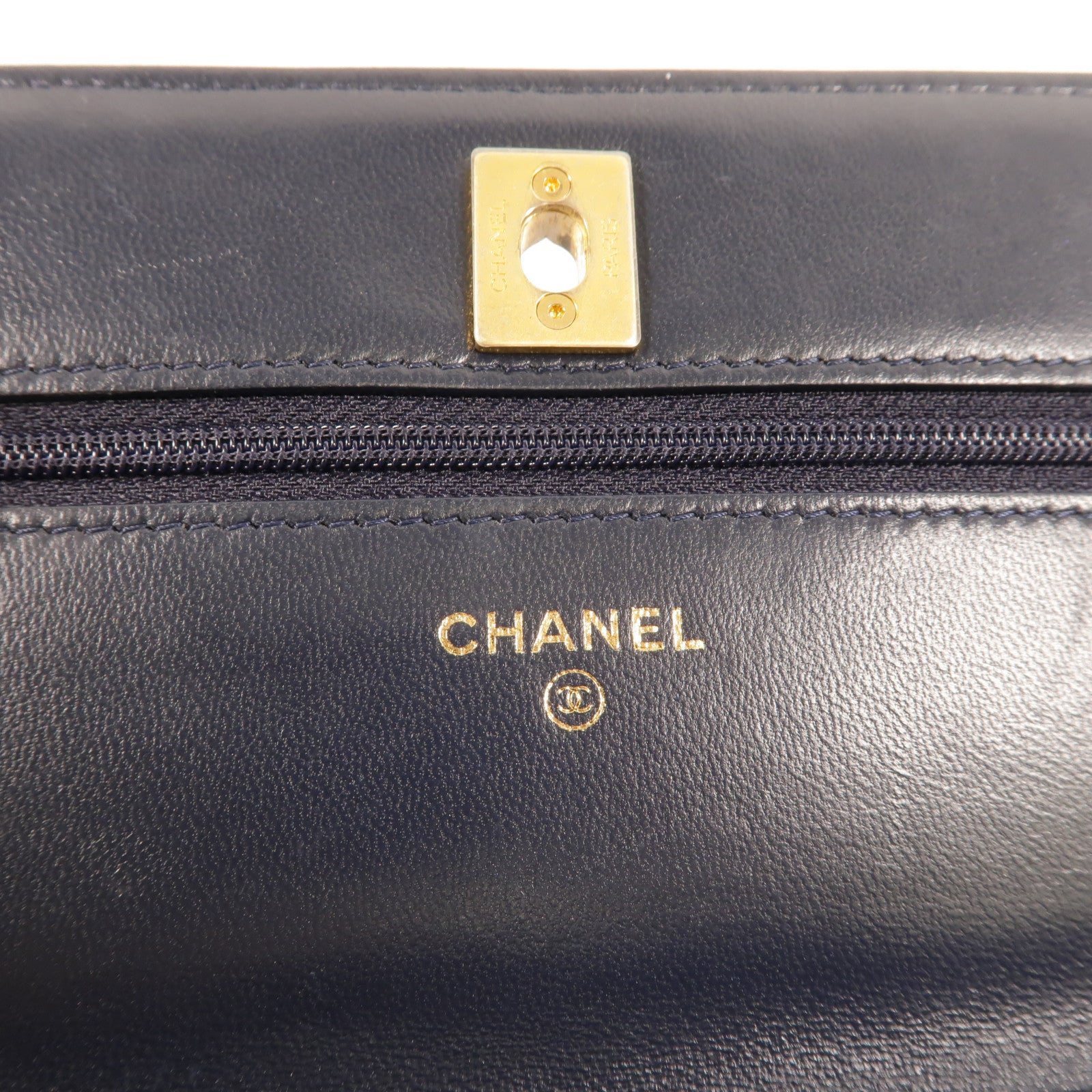 CHANEL 羊皮皮革WOC Wallet On Chain Gold Ball鏈帶肩背袋