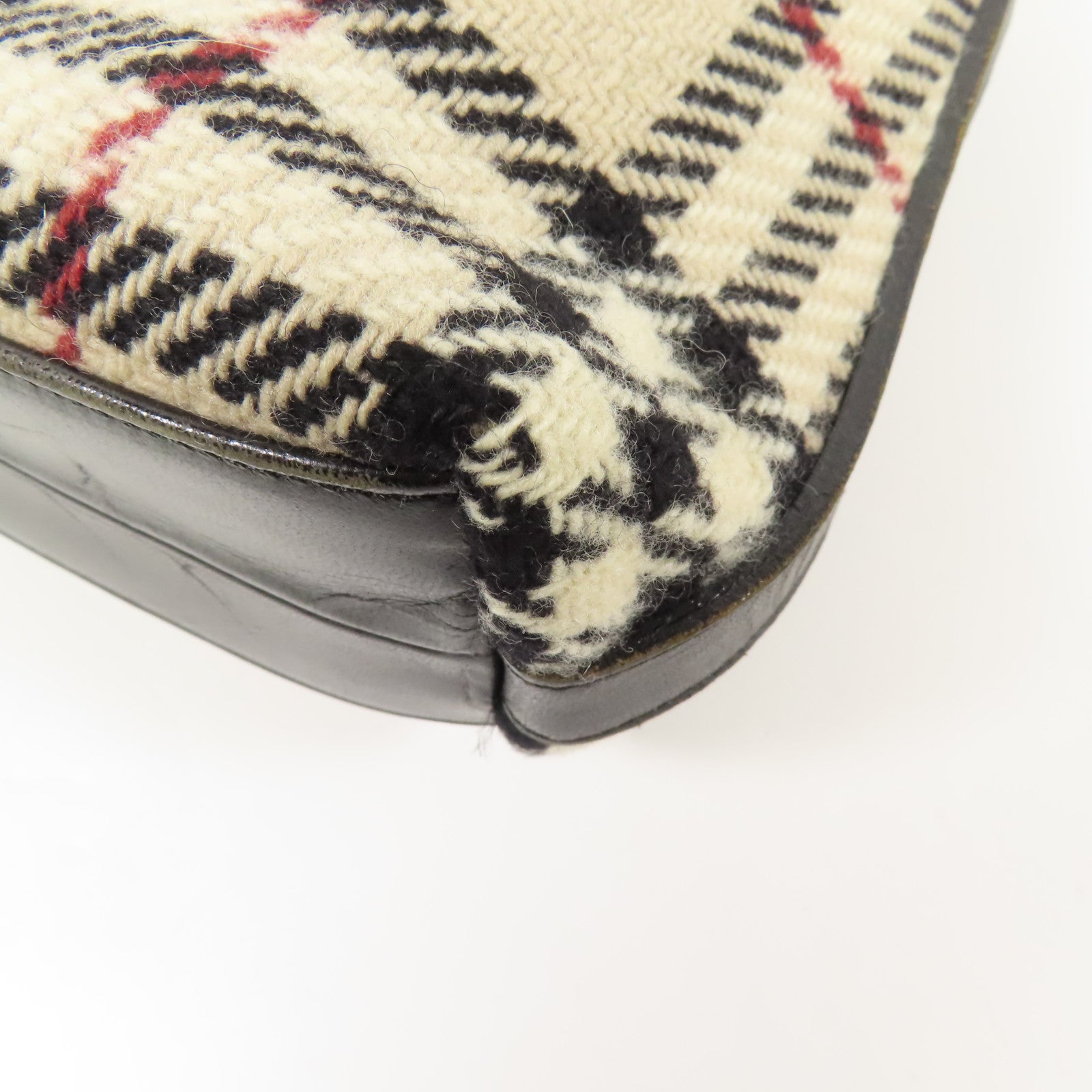 BURBERRY 羊絨Shoulder Bag銀扣肩背袋