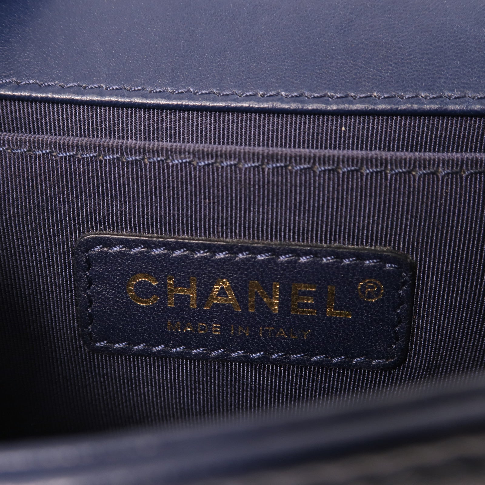 CHANEL 羊皮皮革Boy 20金扣鏈帶肩背袋