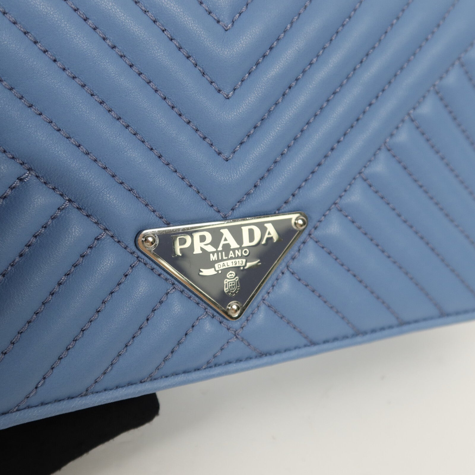 PRADA 羊皮皮革Wallet on Chain鏈帶肩背袋