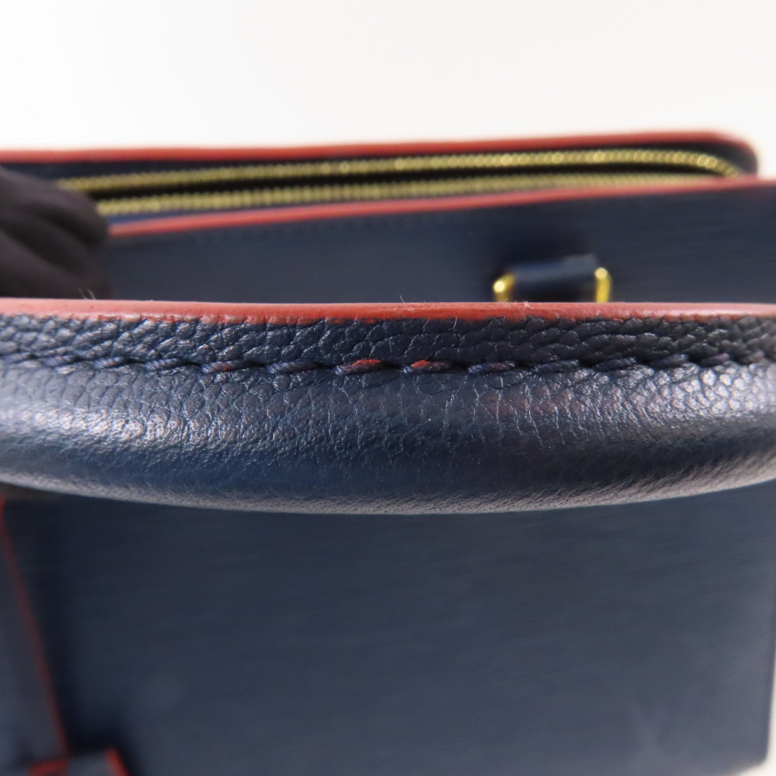 LOUIS VUITTON Epi Veneau MM金扣手挽袋